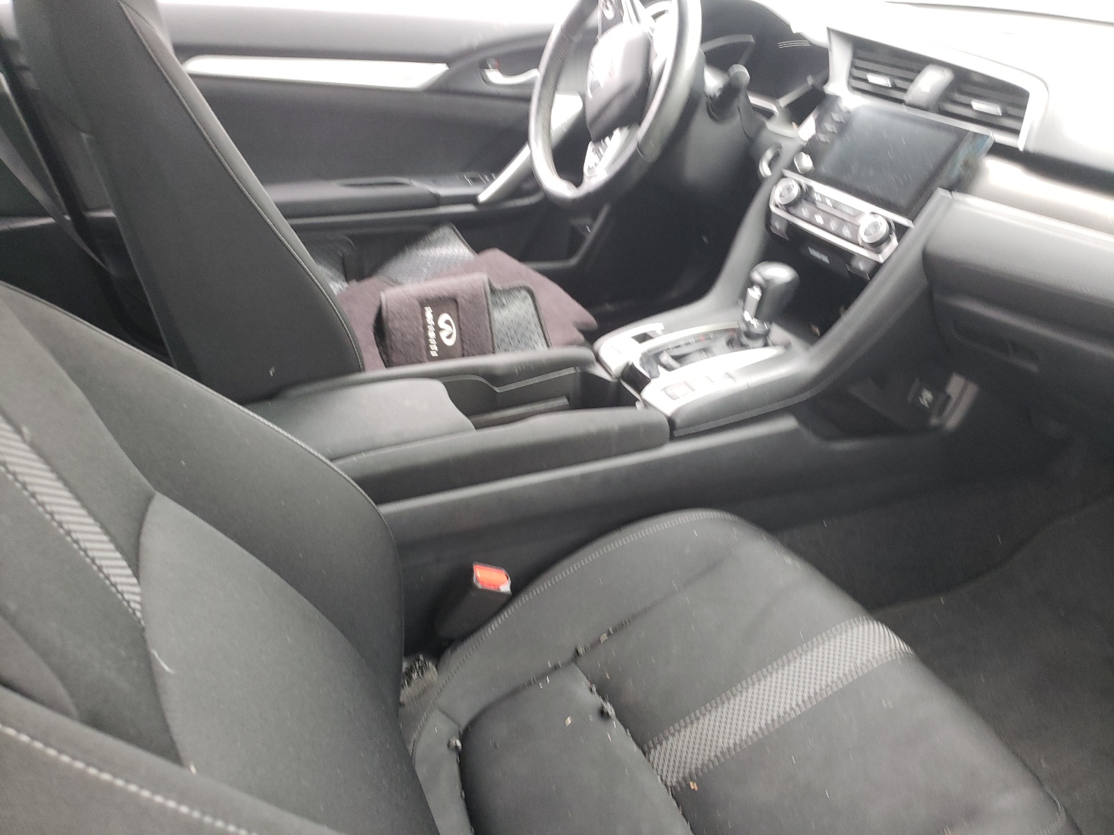 Photo 5 from auction – 2019 HONDA CIVIC EX with VIN 2HGFC3B36KH353885