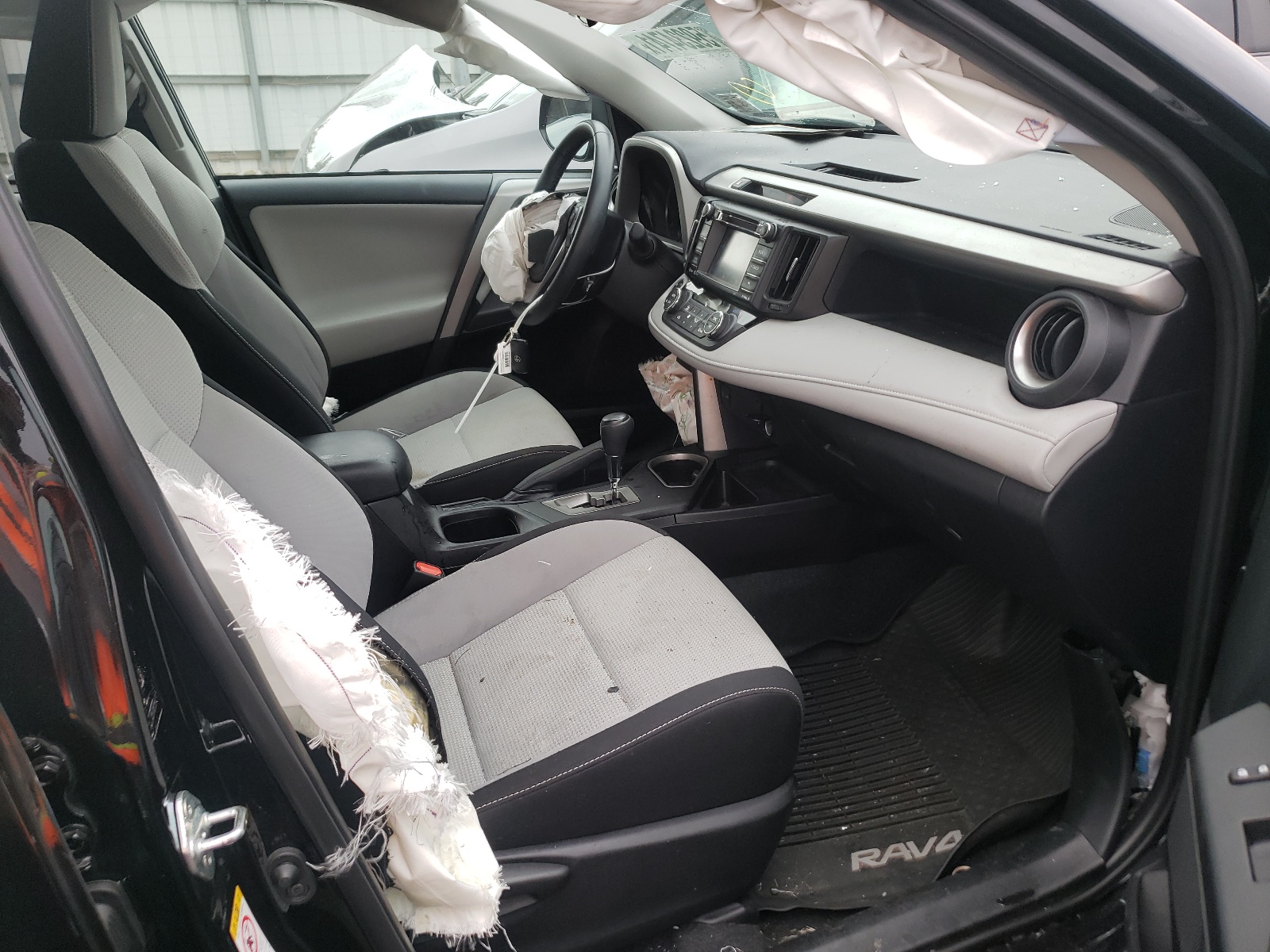 Photo 5 from auction – 2018 TOYOTA RAV4 ADVEN with VIN 2T3RFREV5JW752935