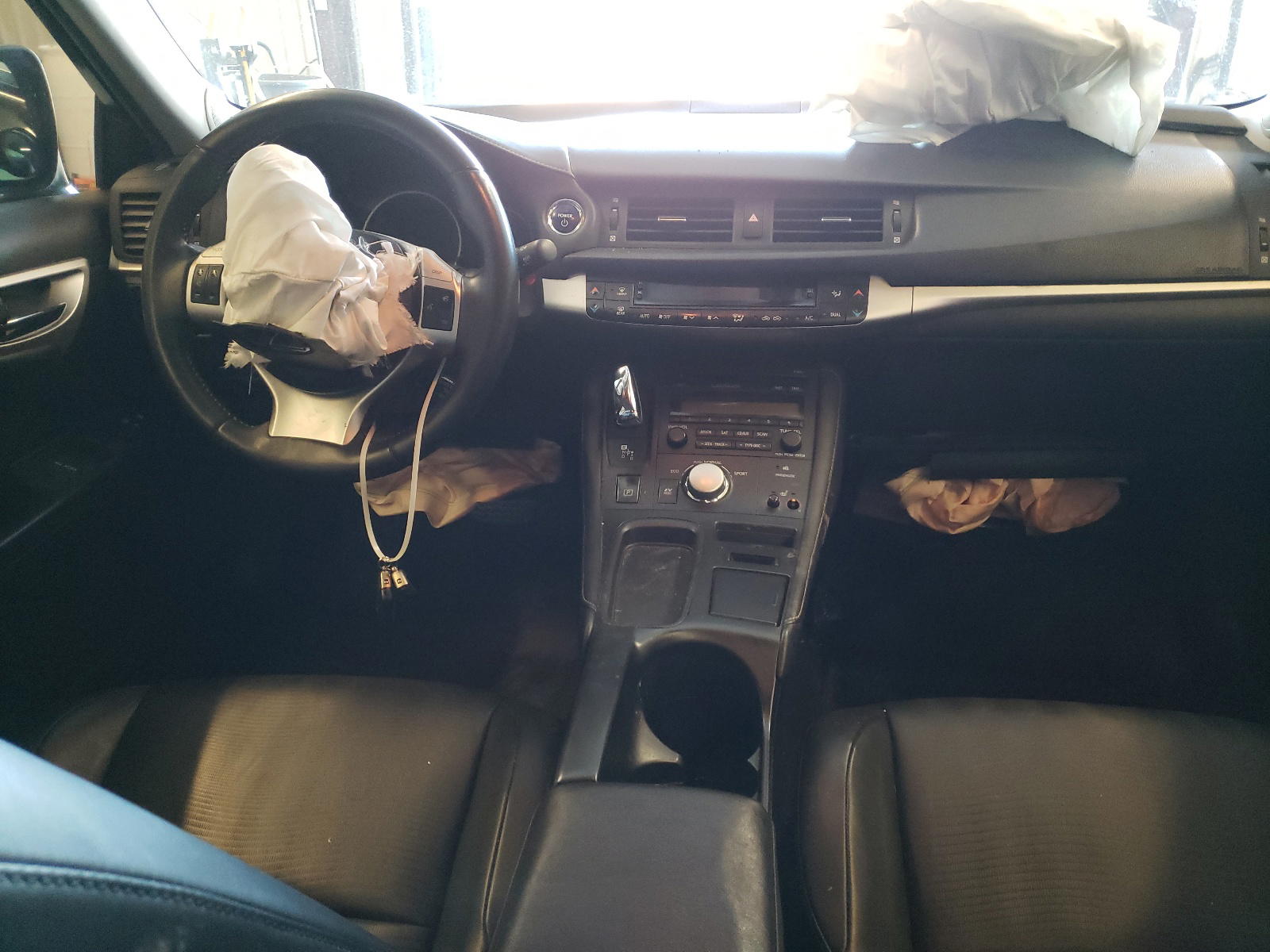 Photo 9 from auction – 2011 LEXUS CT 200 with VIN JTHKD5BH3B2020164