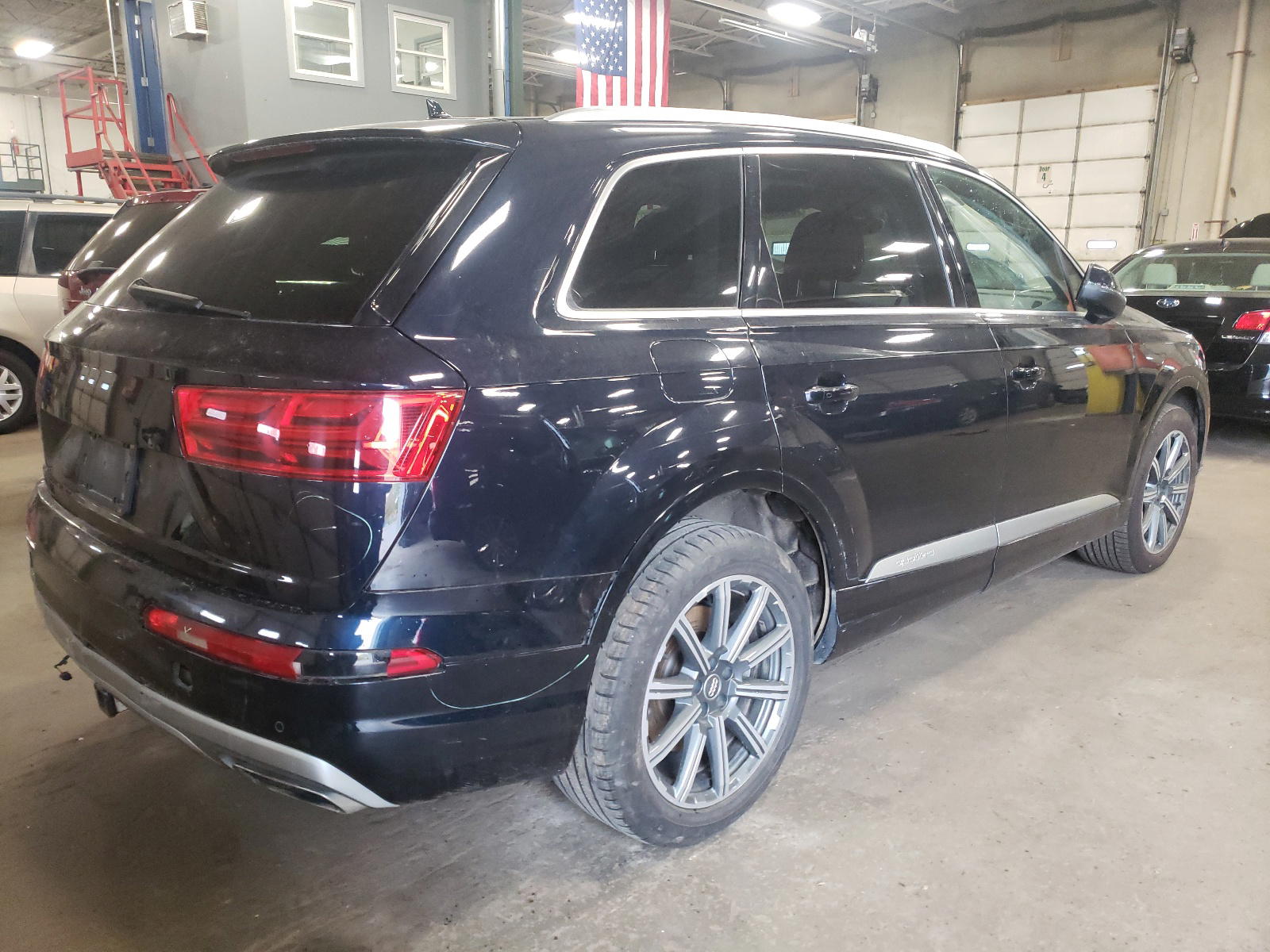 Photo 4 from auction – 2017 AUDI Q7 PRESTIG with VIN WA1VAAF72HD002554