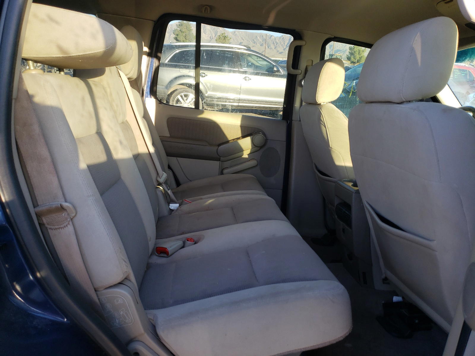 Photo 6 from auction – 2007 FORD EXPLORER X with VIN 1FMEU73E67UB87463