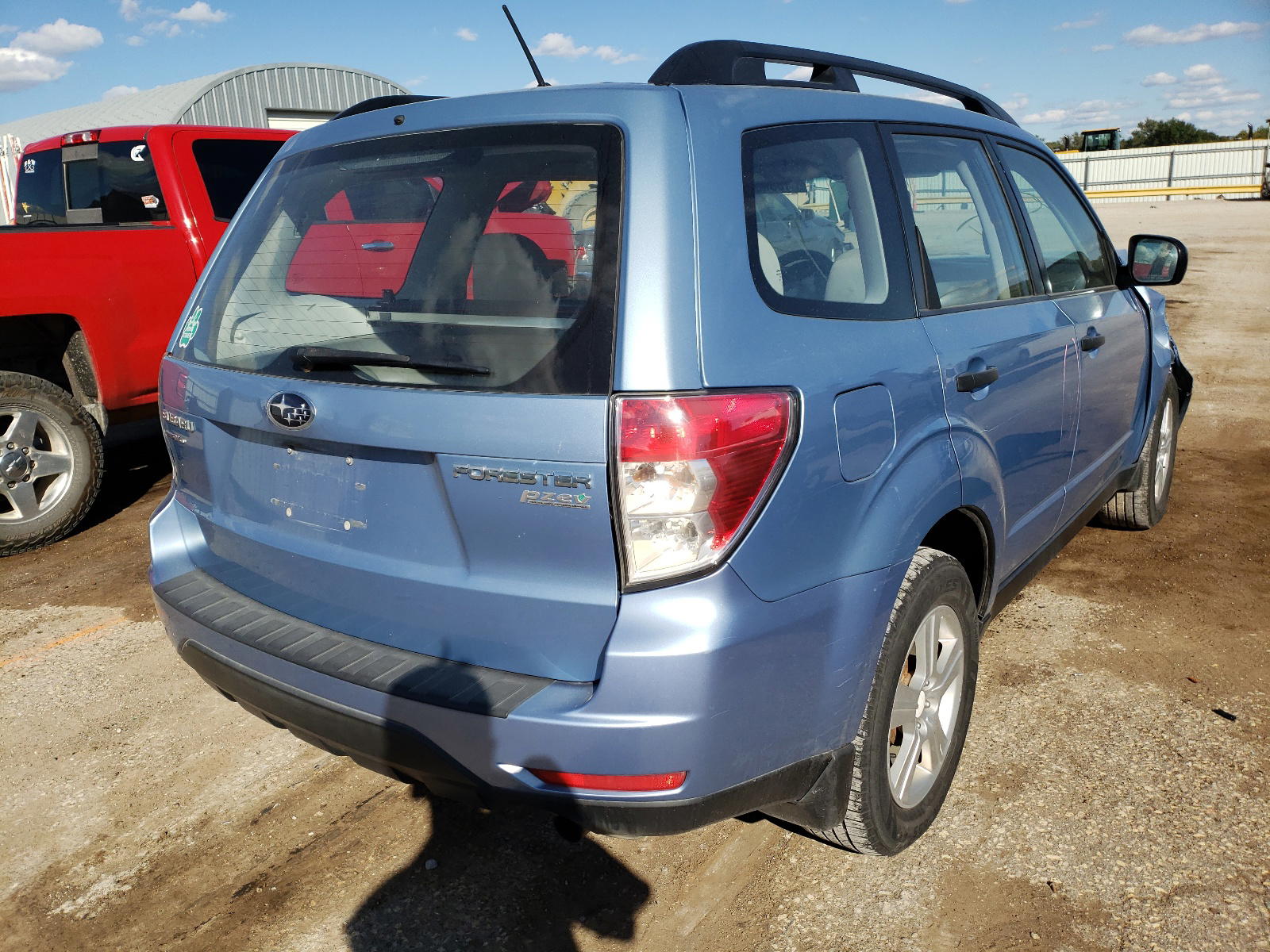 Photo 4 from auction – 2011 SUBARU FORESTER 2 with VIN JF2SHABC6BH756937