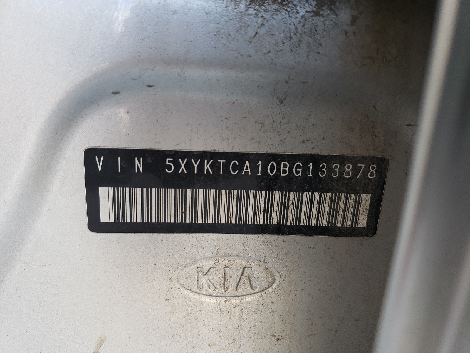 Photo 10 from auction – 2011 KIA SORENTO BA with VIN 5XYKTCA10BG133878