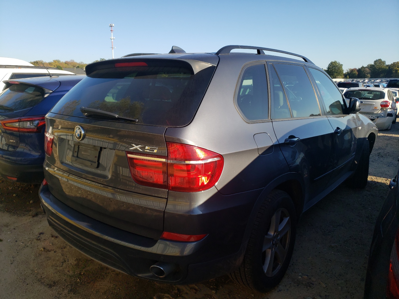 Photo 4 from auction – 2011 BMW X5 XDRIVE3 with VIN 5UXZW0C56BL658726