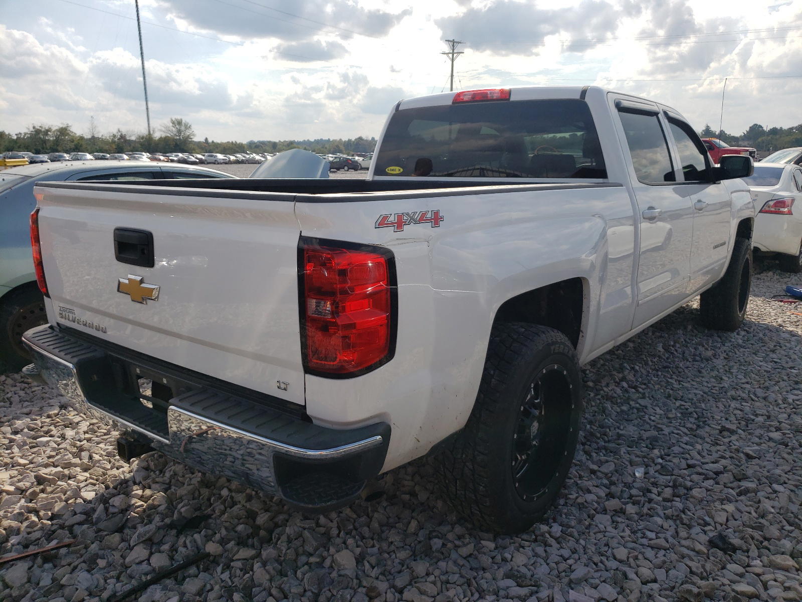 Photo 4 from auction – 2015 CHEVROLET SILVERADO with VIN 3GCUKREC5FG335388