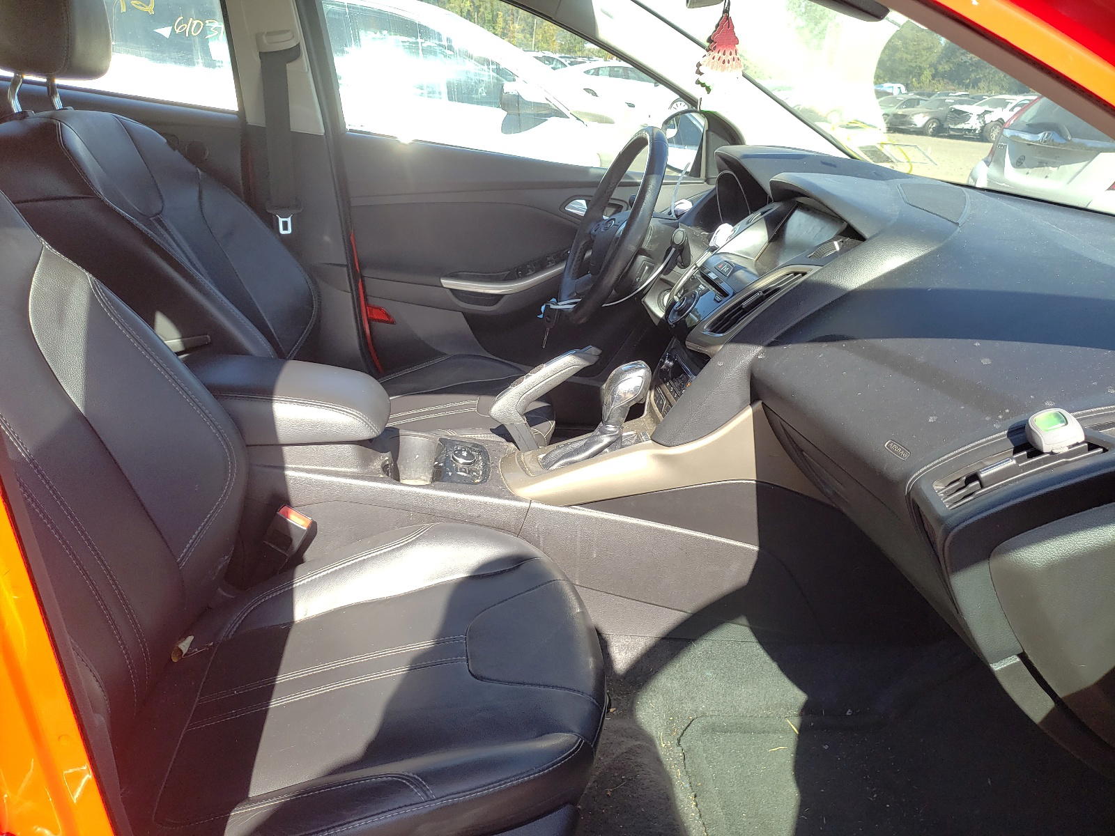 Photo 5 from auction – 2012 FORD FOCUS SEL with VIN 1FAHP3H22CL219136