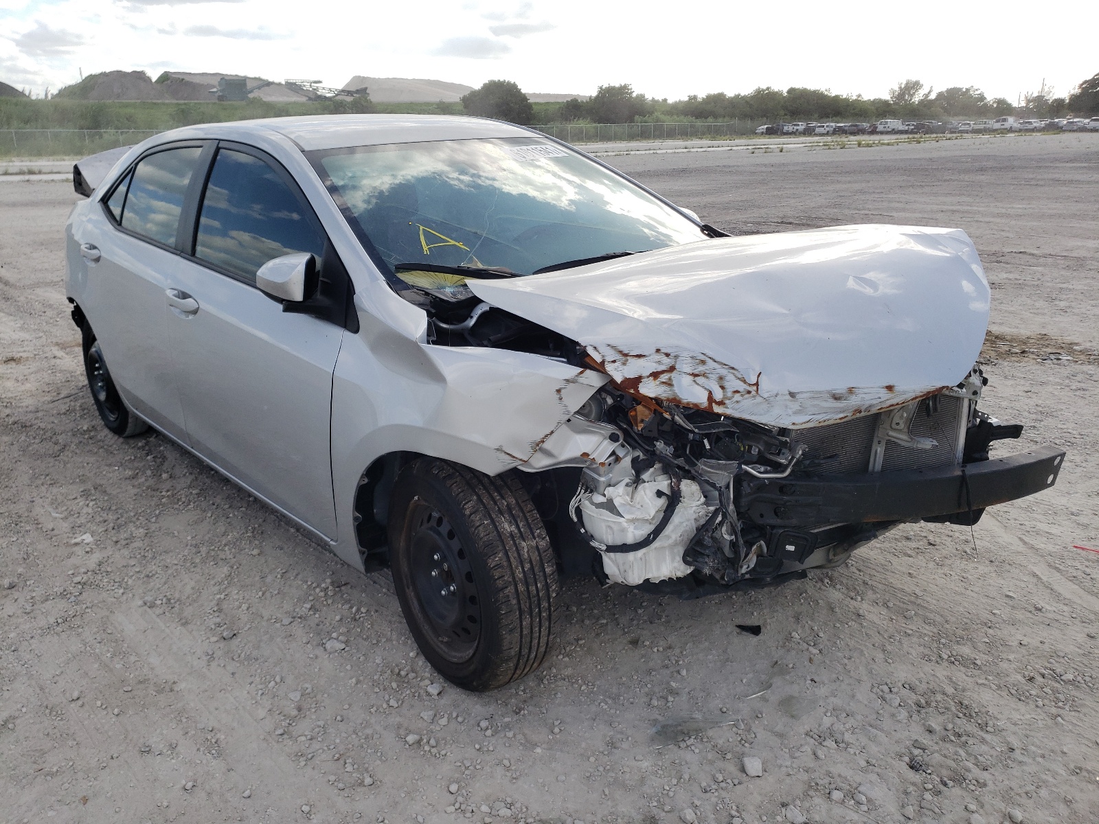 TOYOTA COROLLA L 2019 with VIN 2T1BURHE2KC156843 - Photo from auction