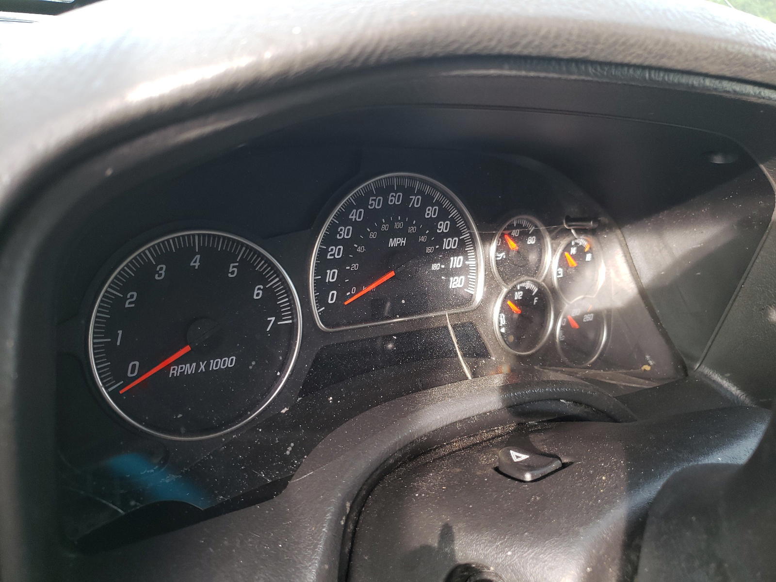 Photo 8 from auction – 2002 GMC ENVOY with VIN 1GKDT13S022522800