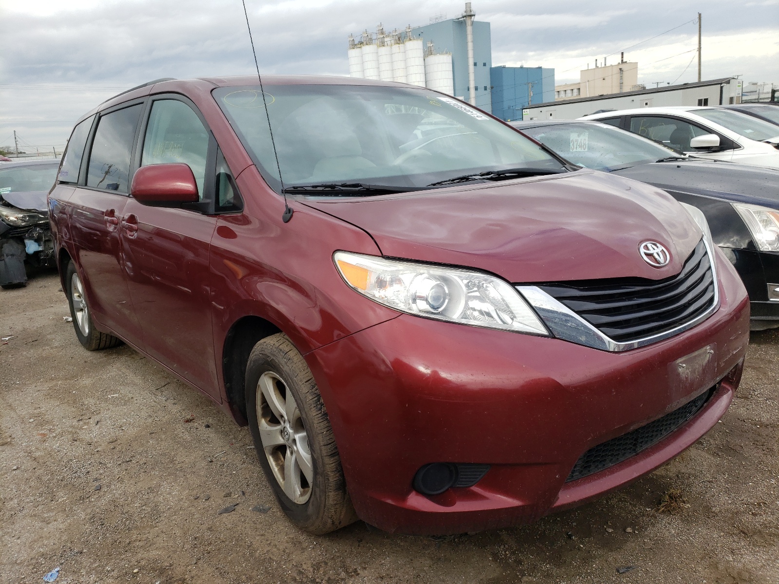 Photo 1 from auction – 2014 TOYOTA SIENNA LE with VIN 5TDKK3DC2ES406505