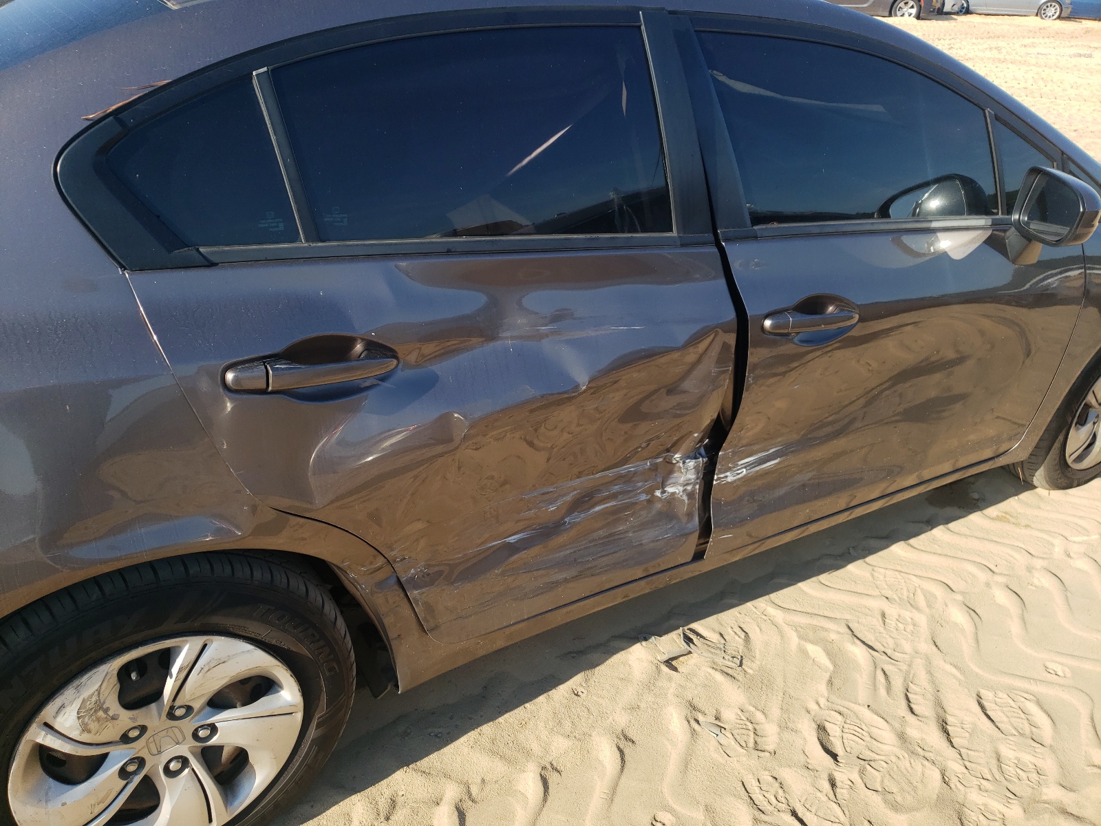 Photo 9 from auction – 2014 HONDA CIVIC LX with VIN 19XFB2F51EE256407