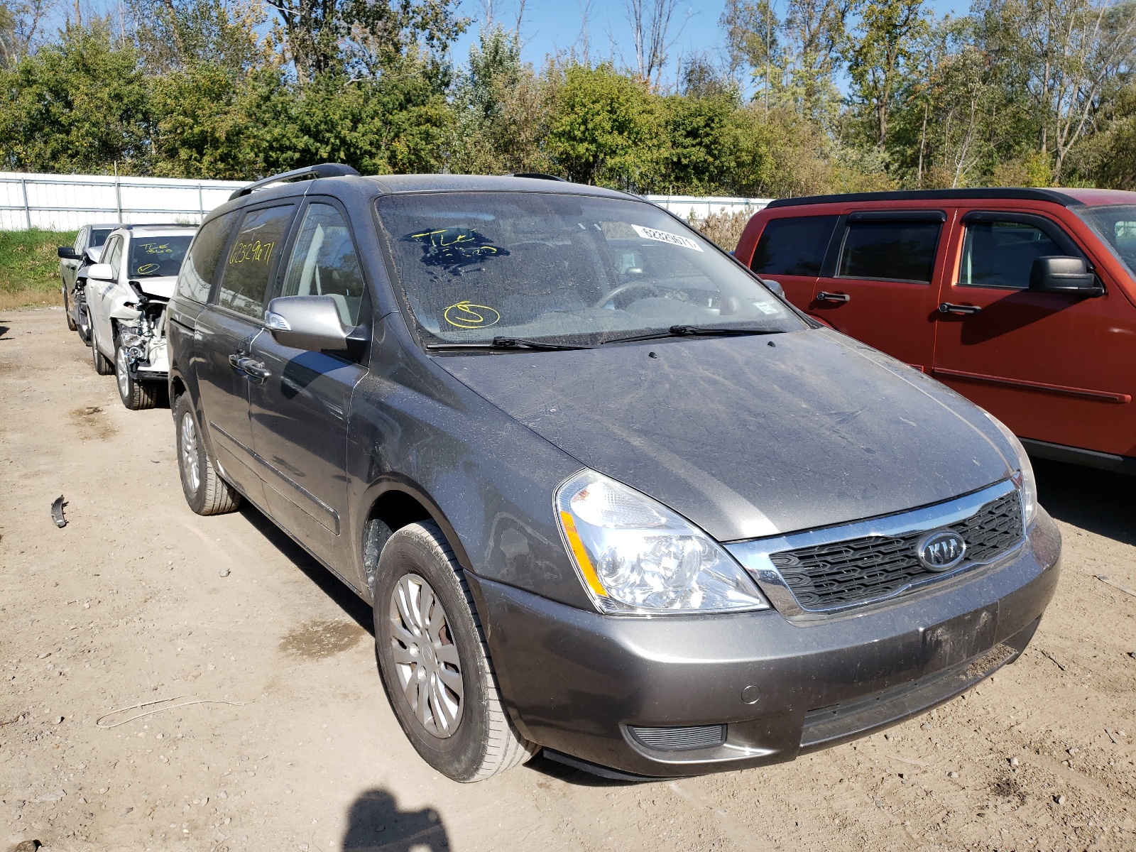 KIA SEDONA LX 2011 with VIN KNDMG4C79B6414567 - Photo from auction