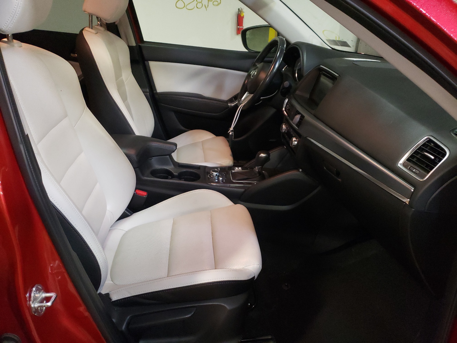 Photo 5 from auction – 2016 MAZDA CX-5 GT with VIN JM3KE4DY1G0686536