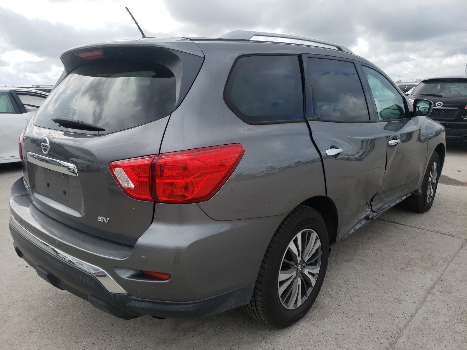Photo 4 from auction – 2017 NISSAN PATHFINDER with VIN 5N1DR2MN1HC680750