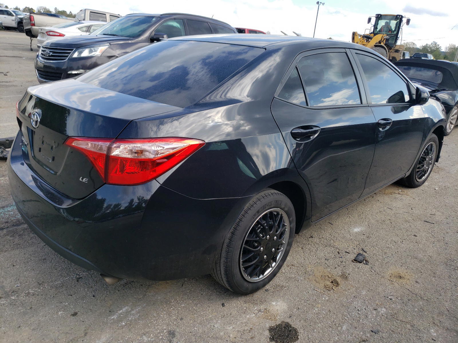 Photo 4 from auction – 2018 TOYOTA COROLLA with VIN 5YFBURHE4JP790606