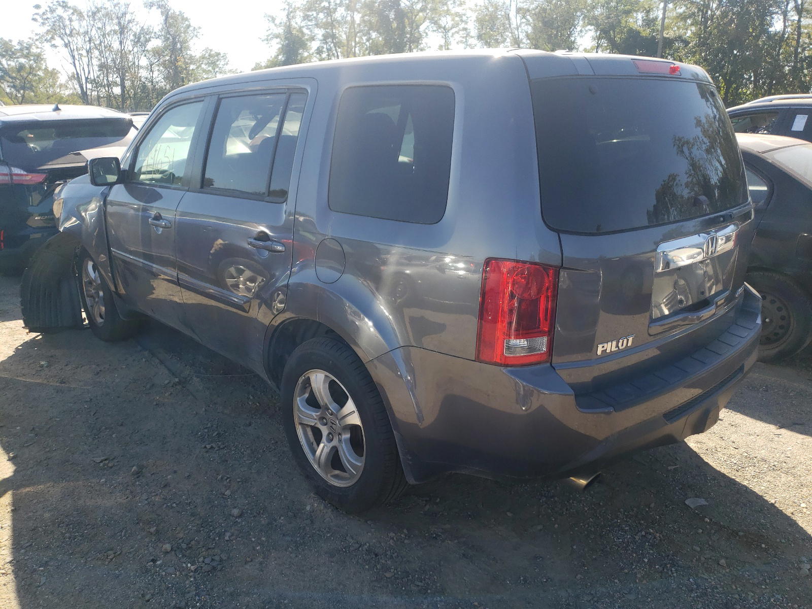 Photo 3 from auction – 2015 HONDA PILOT EXL with VIN 5FNYF4H50FB023717