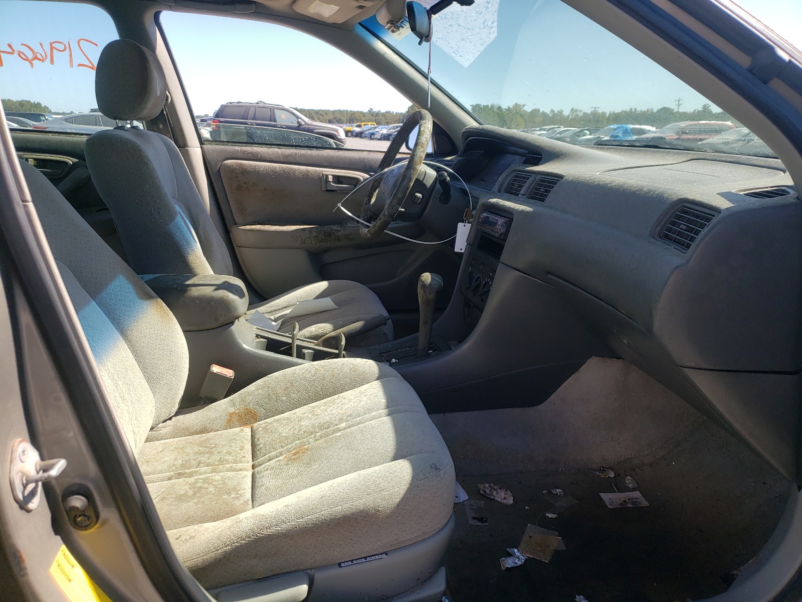 Photo 5 from auction – 2001 TOYOTA CAMRY CE with VIN 4T1BG28K01U099544