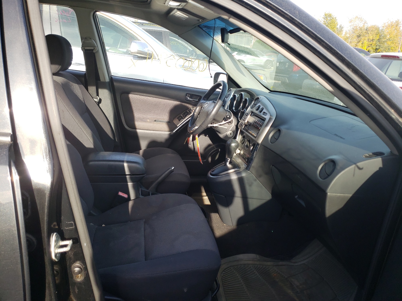 Photo 5 from auction – 2003 TOYOTA MATRIX/XR with VIN 2T1KR32E13C028778