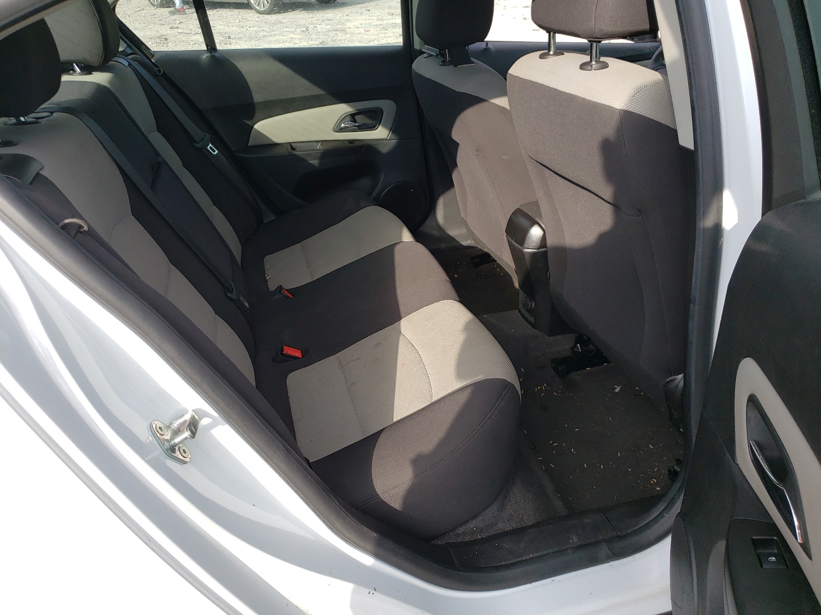 Photo 6 from auction – 2012 CHEVROLET CRUZE LS with VIN 1G1PC5SH3C7345887