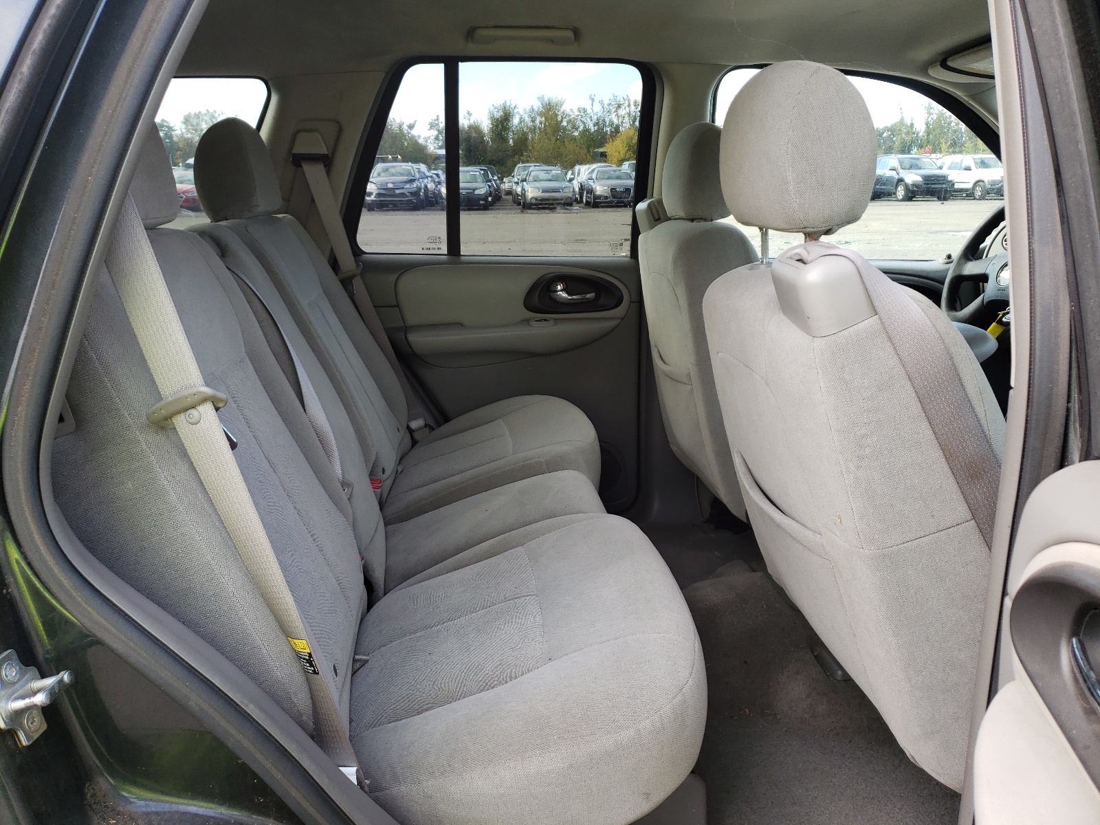 Photo 6 from auction – 2005 CHEVROLET TRAILBLAZE with VIN 1GNDT13S352209604