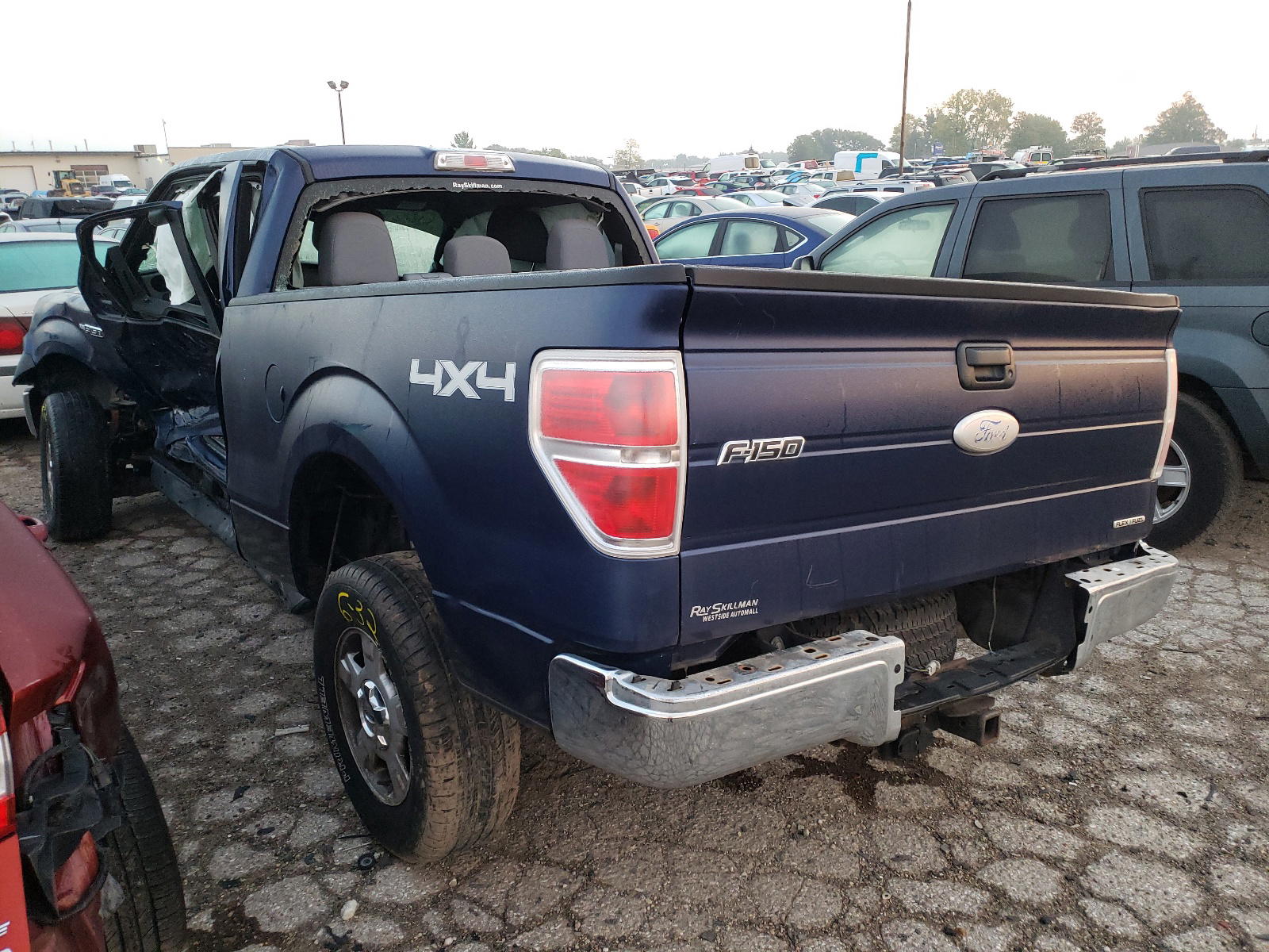 Photo 3 from auction – 2012 FORD F150 SUPER with VIN 1FTFX1EF1CFA19246