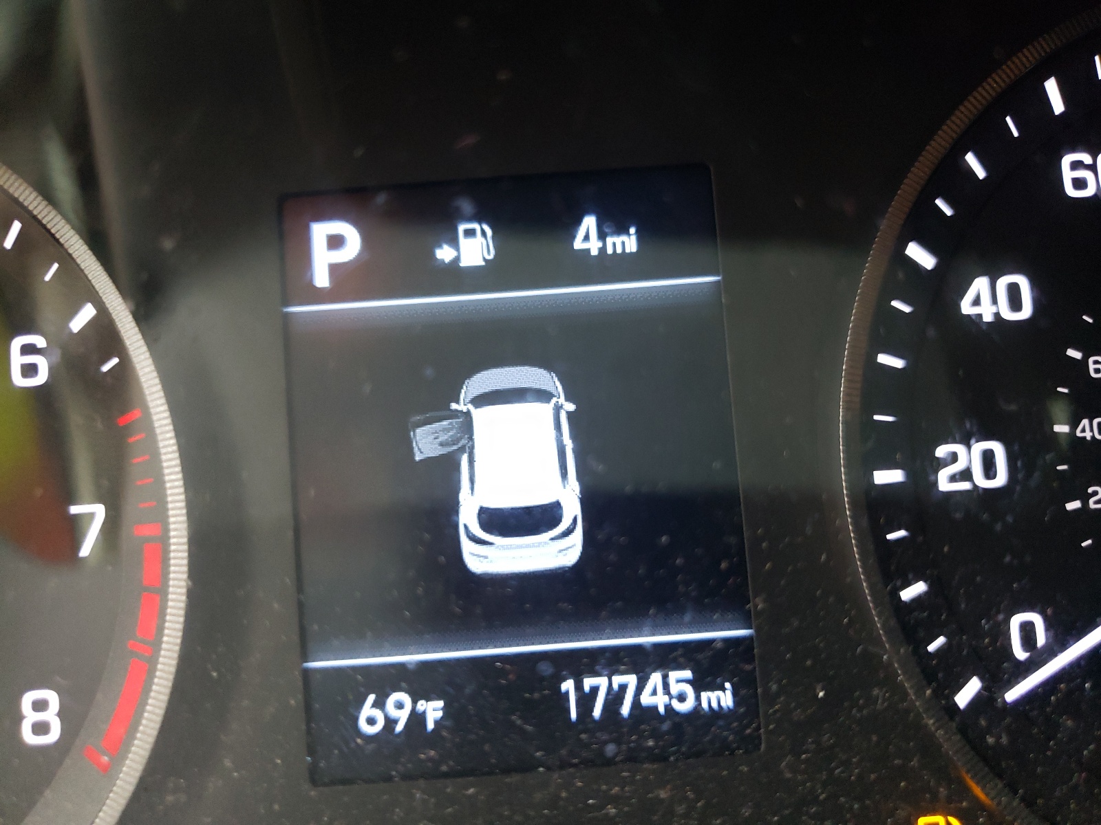Photo 8 from auction – 2019 HYUNDAI TUCSON SE with VIN KM8J2CA46KU973280