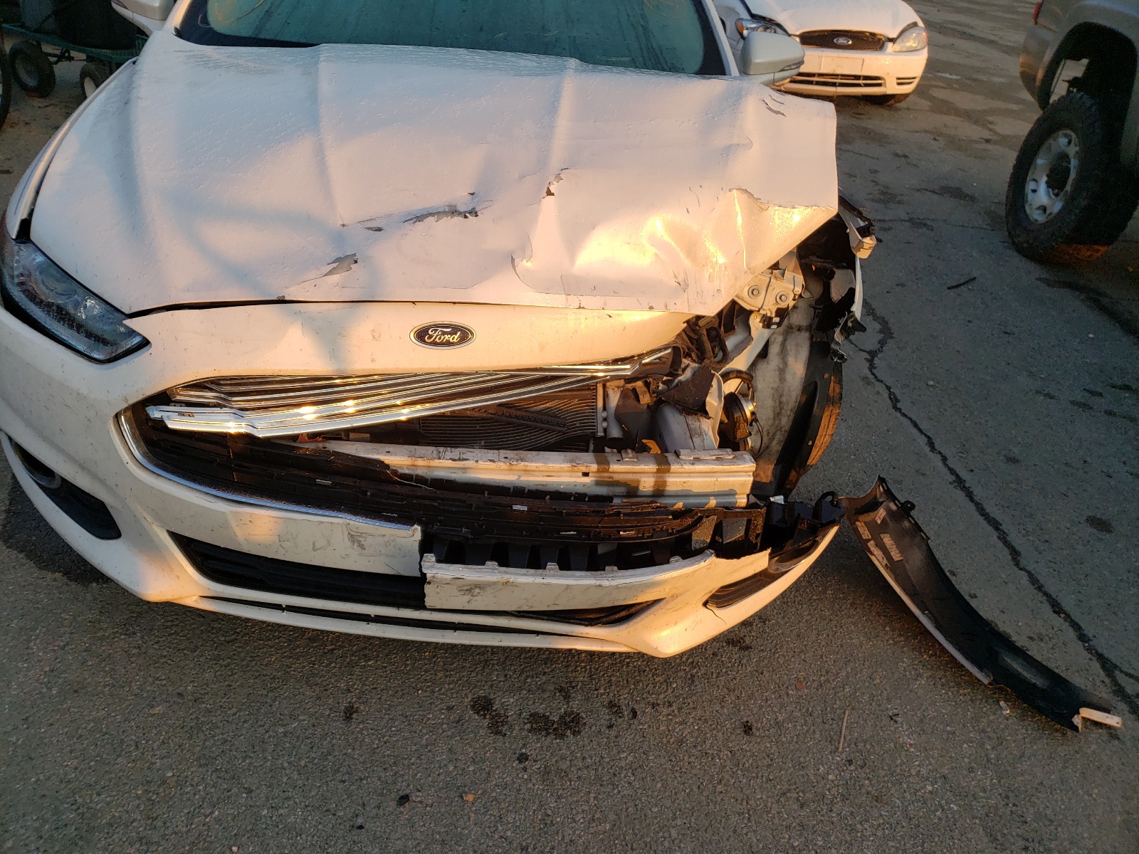 Photo 9 from auction – 2014 FORD FUSION SE with VIN 3FA6P0HD2ER118142