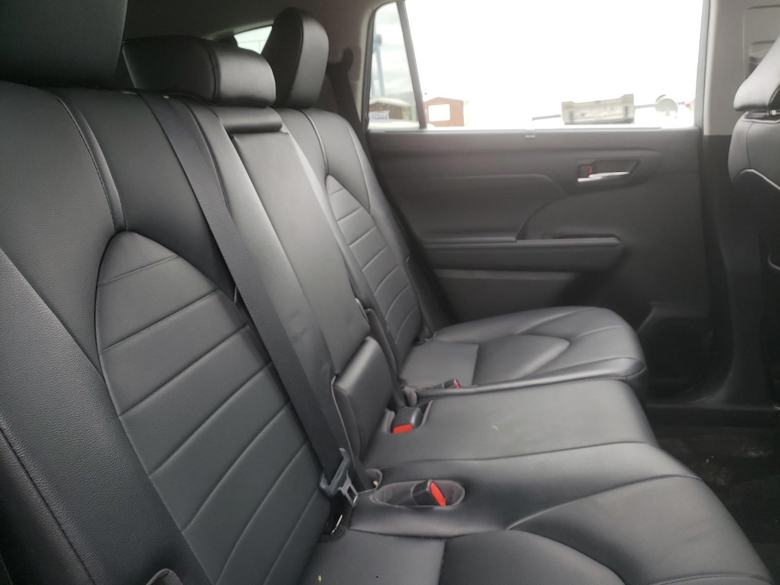 Photo 6 from auction – 2021 TOYOTA HIGHLANDER with VIN 5TDGBRCH6MS525842
