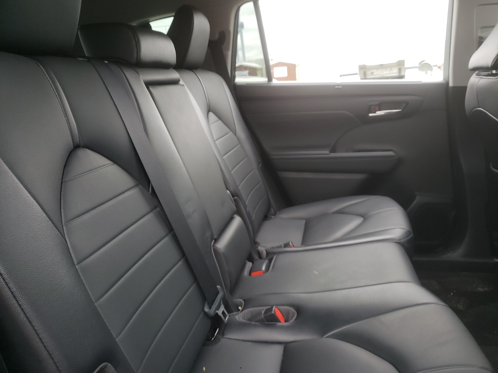 Zdjęcie 6 z aukcji – 2021 TOYOTA HIGHLANDER z VIN 5TDGBRCH6MS525842