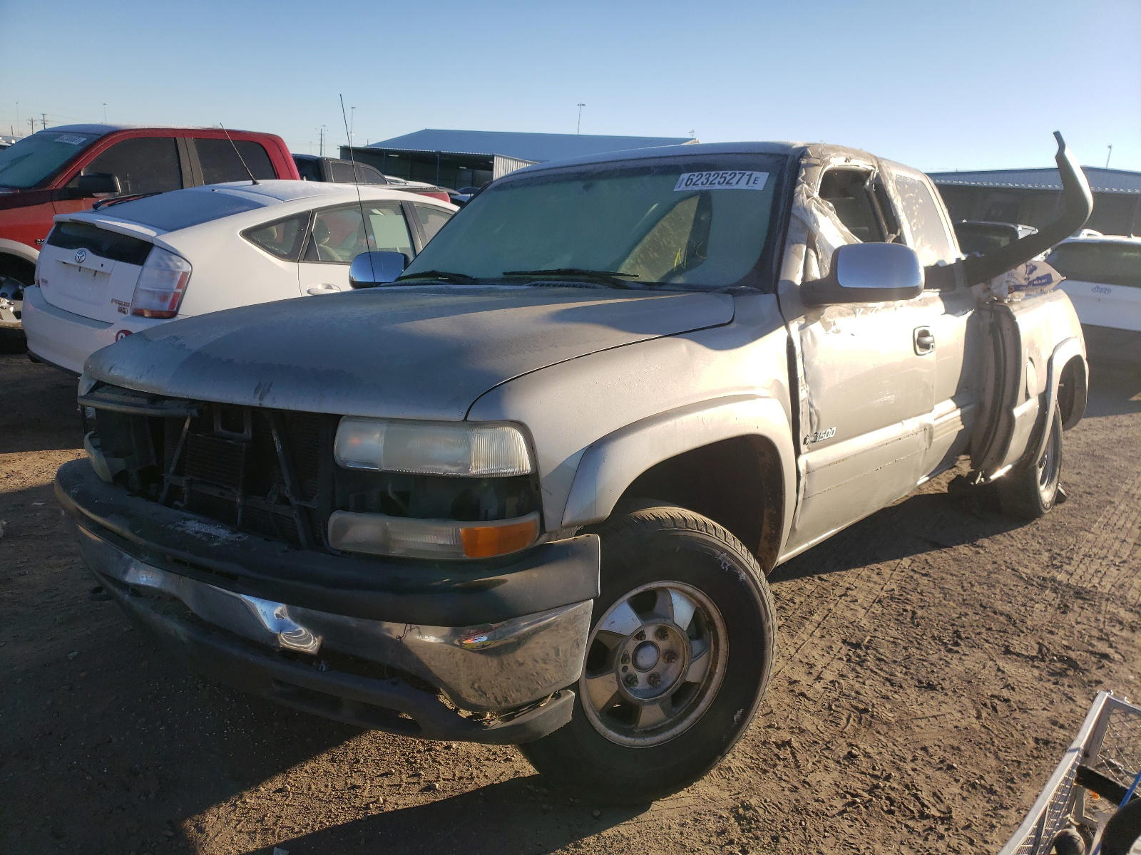 Photo 2 from auction – 2002 CHEVROLET SILVERADO with VIN 2GCEK19T121212335