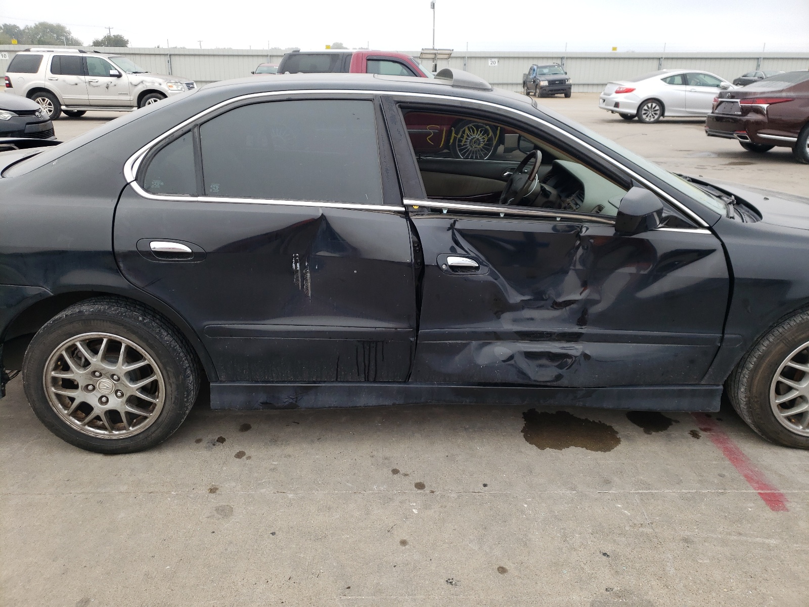 Photo 9 from auction – 2000 ACURA 3.2TL with VIN 19UUA5661YA006453