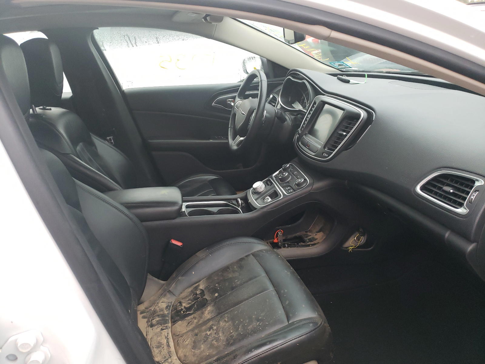 Photo 5 from auction – 2016 CHRYSLER 200 C with VIN 1C3CCCCGXGN105192