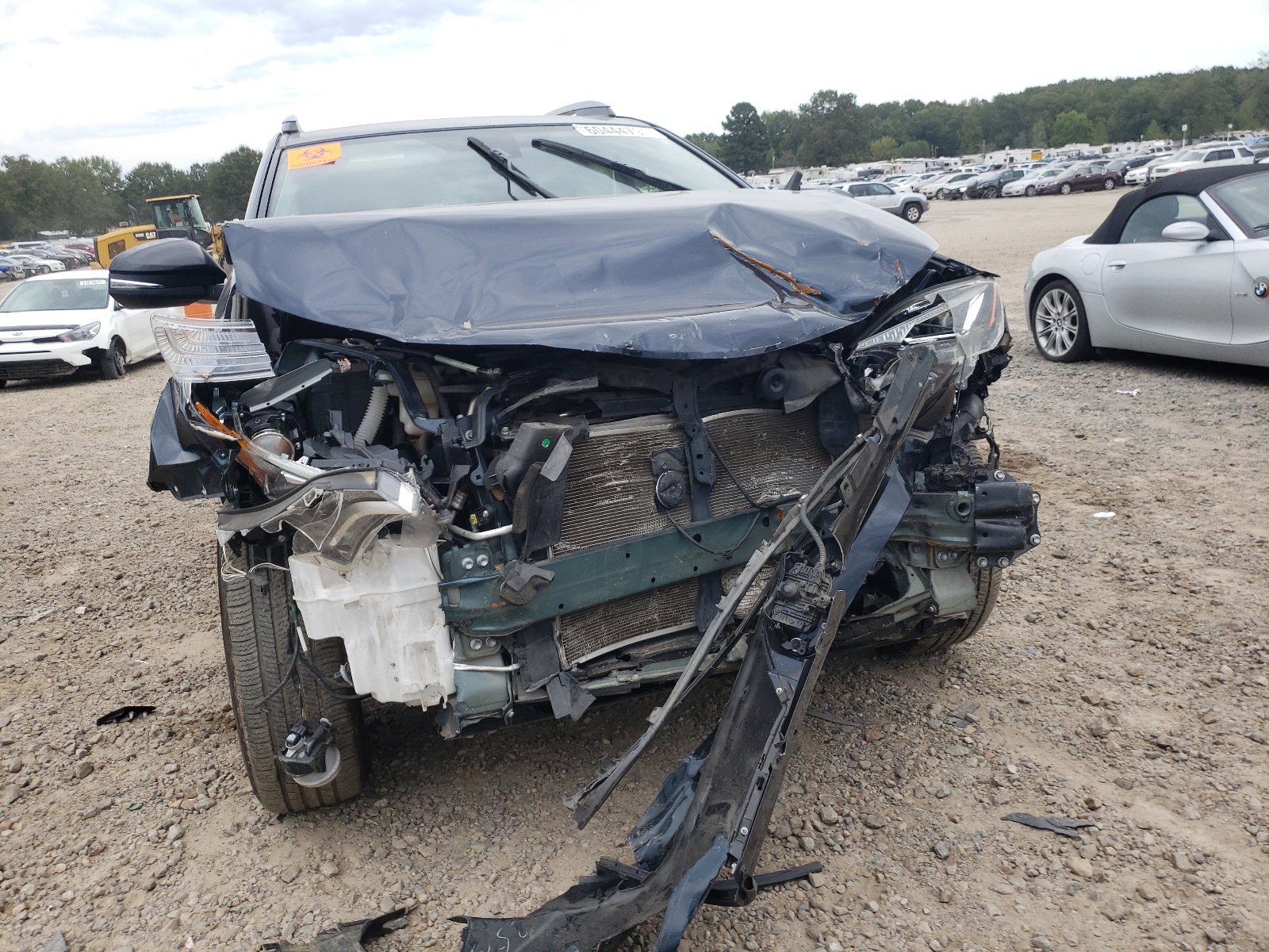 Photo 9 from auction – 2017 TOYOTA RAV4 XLE with VIN JTMRFREV3HJ716444