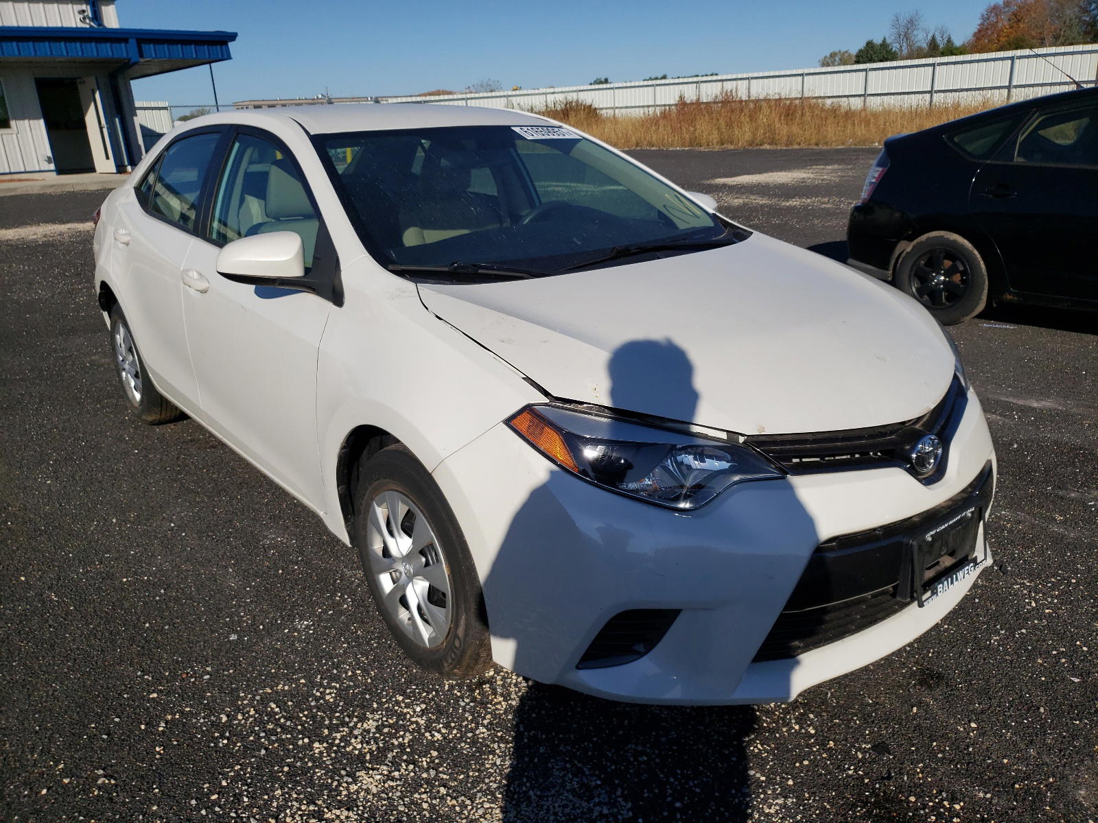 TOYOTA COROLLA EC 2016 with VIN 5YFBPRHE8GP413051 - Photo from auction