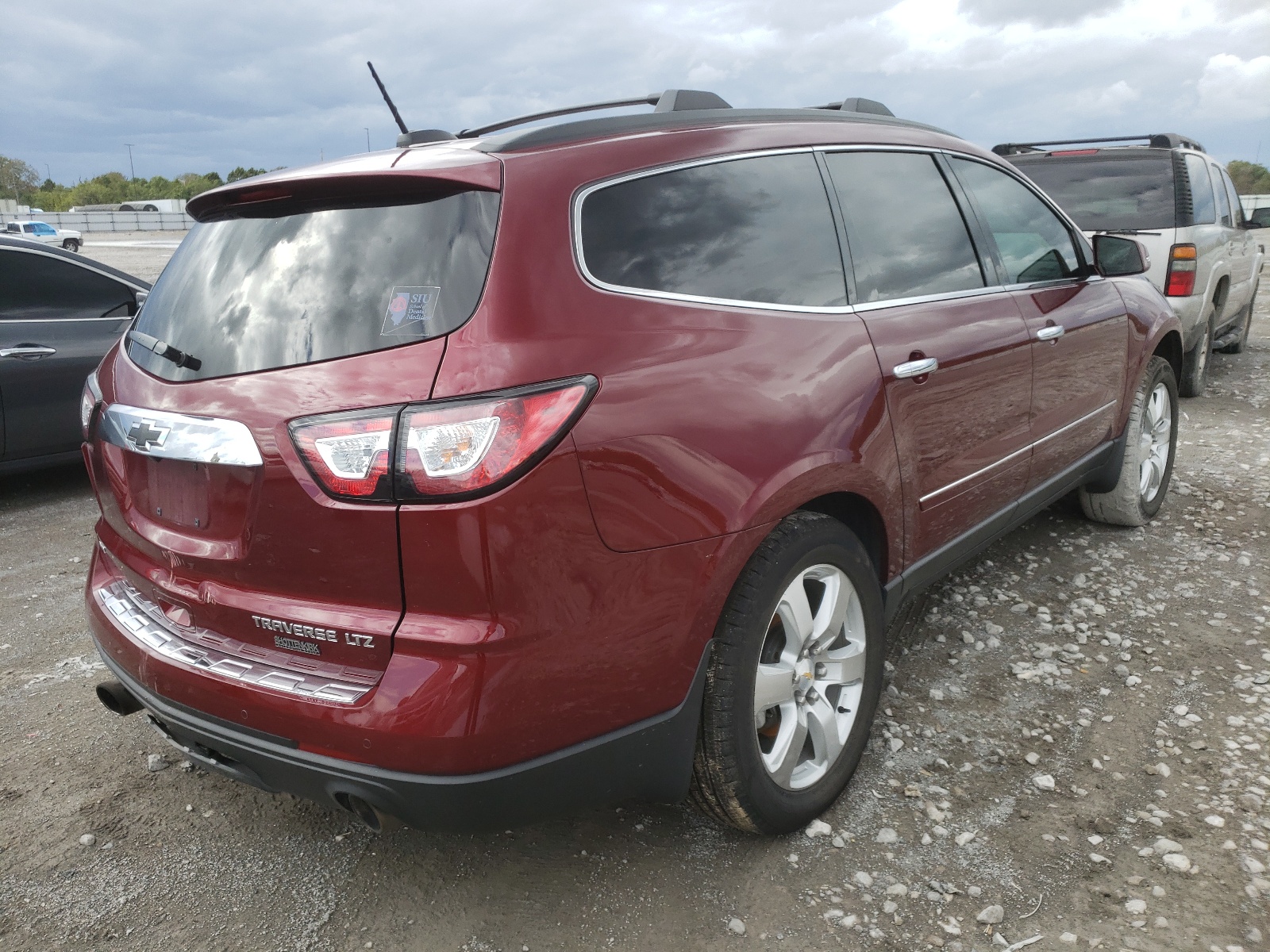 Photo 4 from auction – 2016 CHEVROLET TRAVERSE L with VIN 1GNKVJKDXGJ229670