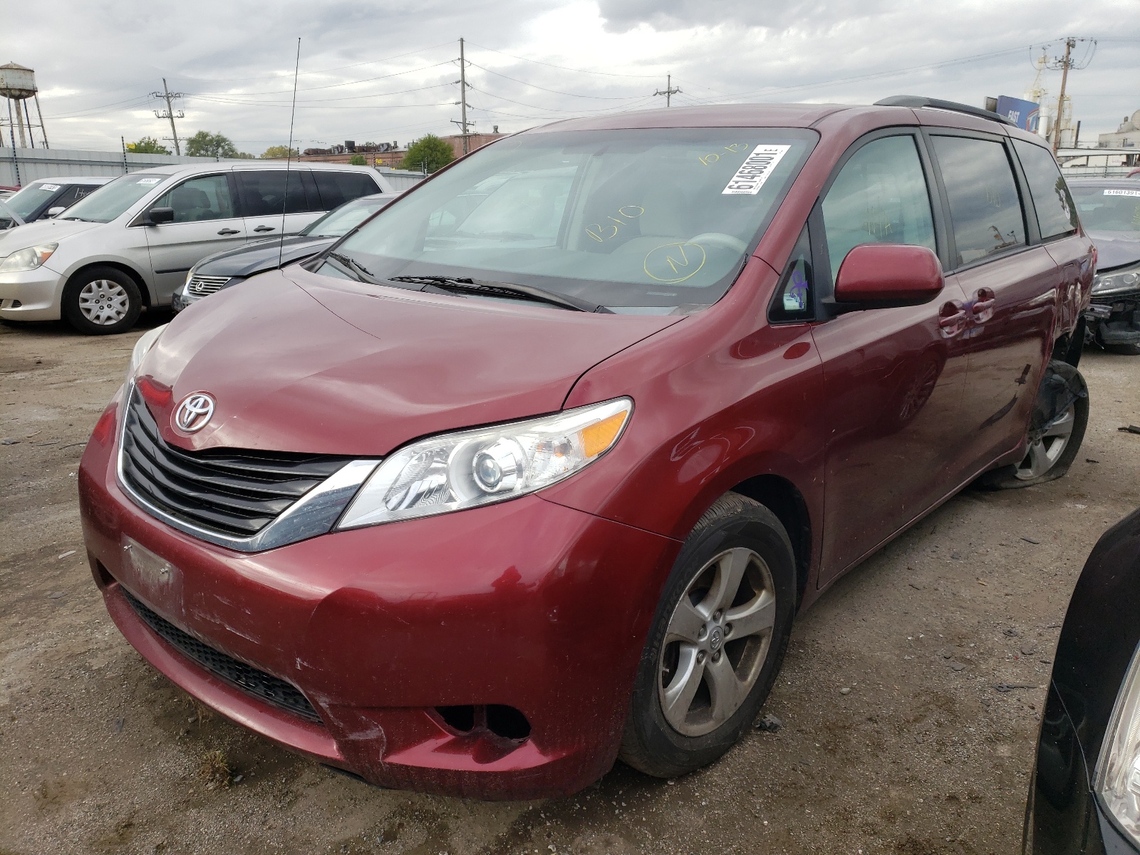 Photo 2 from auction – 2014 TOYOTA SIENNA LE with VIN 5TDKK3DC2ES406505