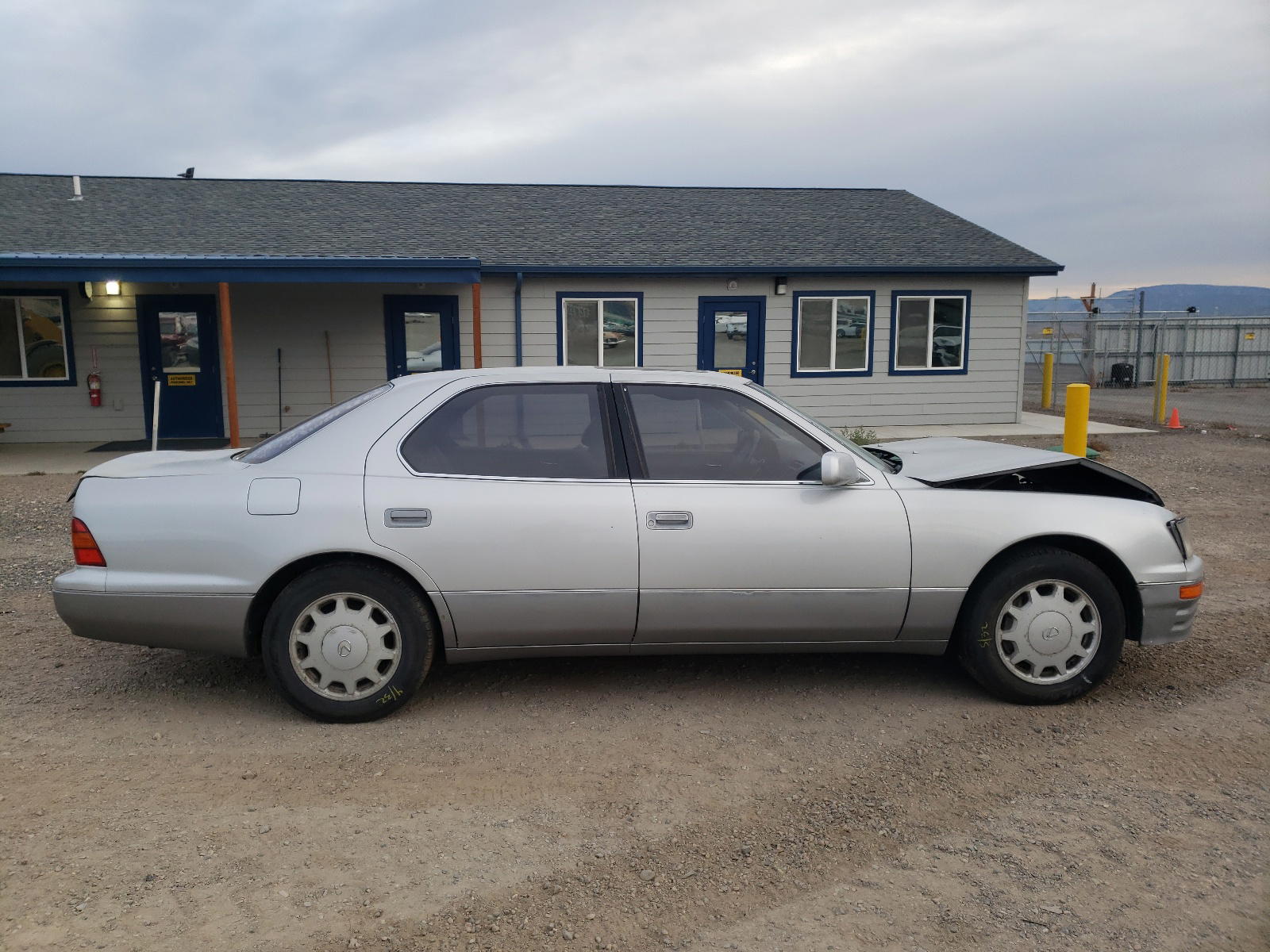 Photo 9 from auction – 1997 LEXUS LS 400 with VIN JT8BH28FXV0072741