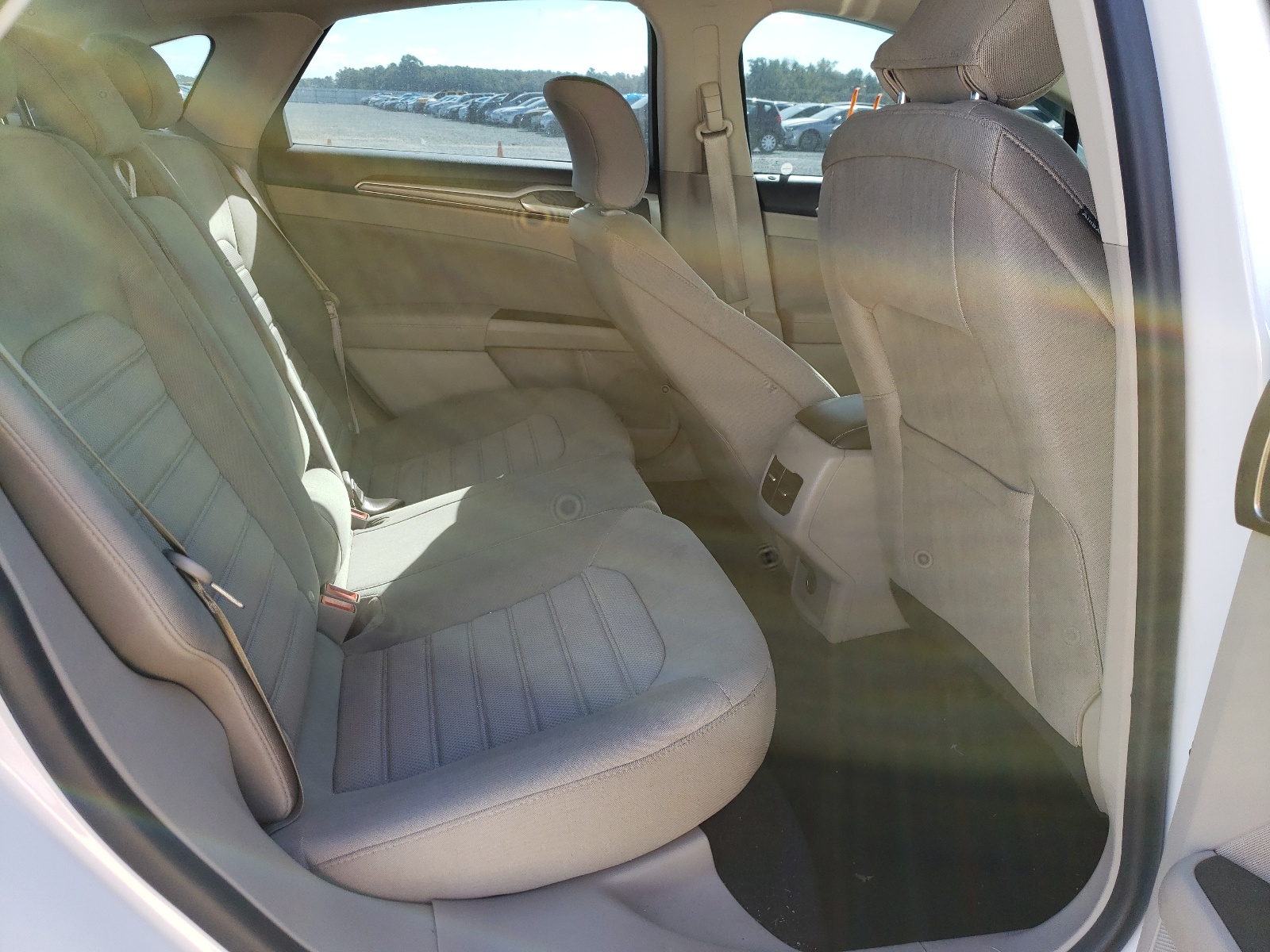 Photo 6 from auction – 2019 FORD FUSION SE with VIN 3FA6P0HD5KR245981