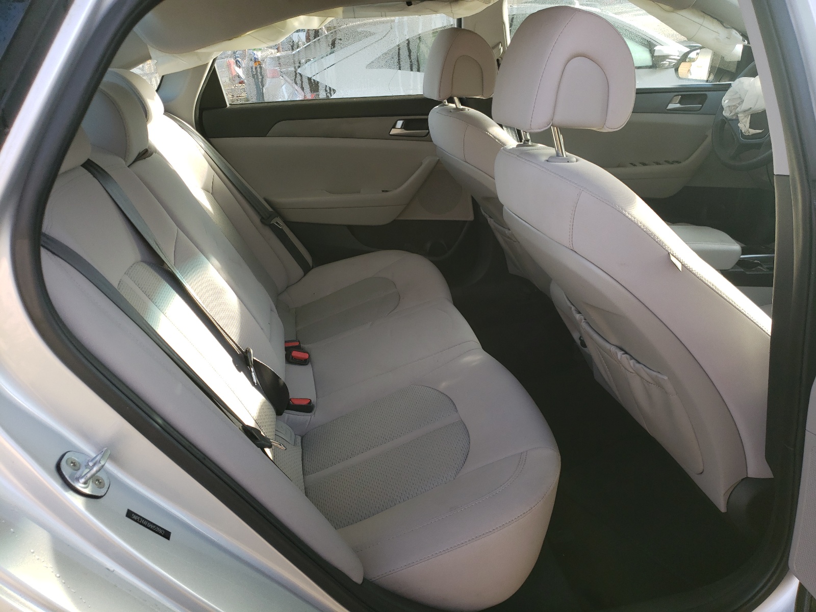 Photo 6 from auction – 2017 HYUNDAI SONATA SE with VIN 5NPE24AF6HH531812