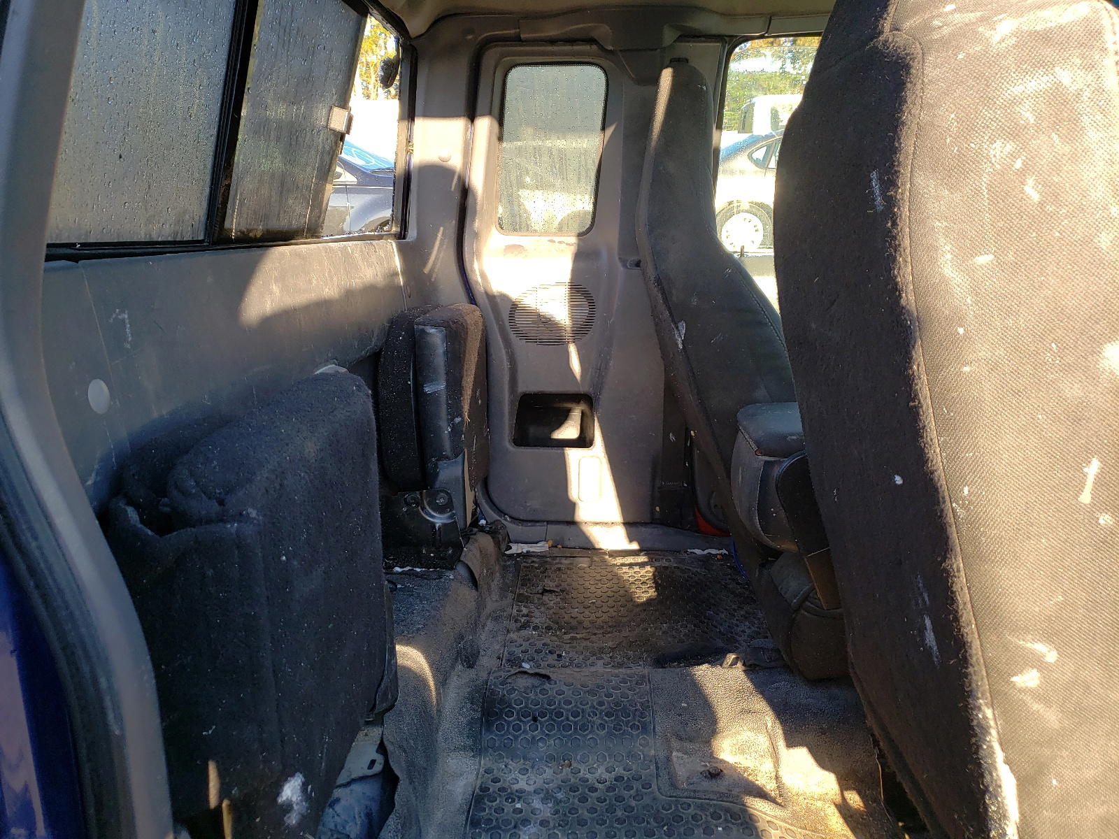 Photo 6 from auction – 2003 FORD RANGER SUP with VIN 1FTYR44V63TA35117