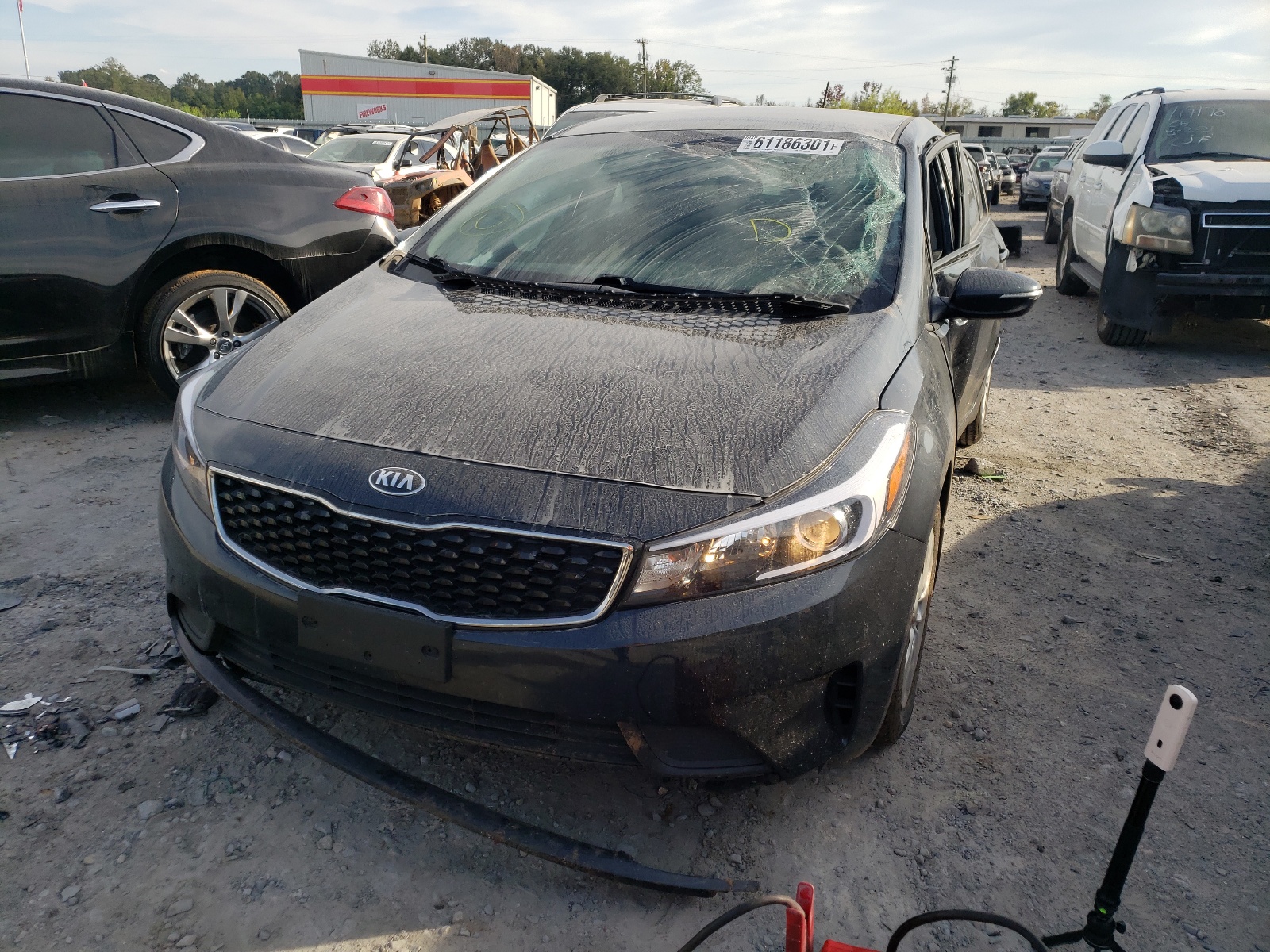 Photo 2 from auction – 2017 KIA FORTE LX with VIN KNAFK5A82H5702046