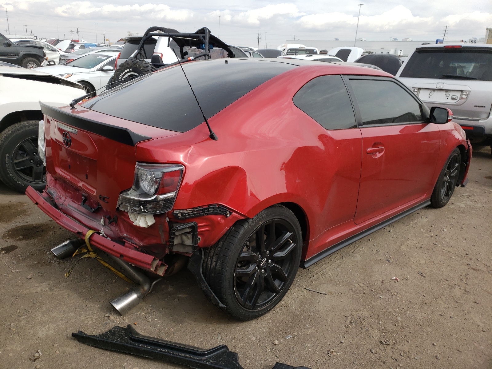 Photo 4 from auction – 2016 TOYOTA SCION TC with VIN JTKJF5C72GJ025584