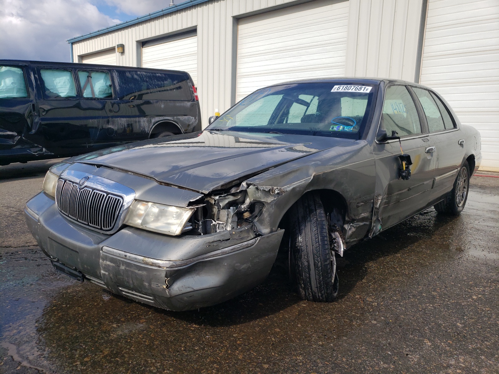 Photo 2 from auction – 2000 MERCURY GRAND MARQ with VIN 2MEFM74W6YX661758