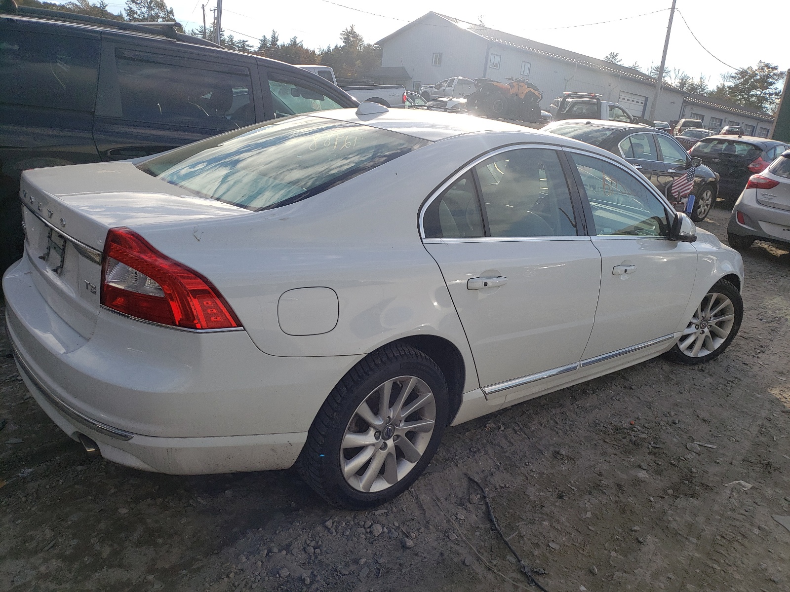 Photo 4 from auction – 2015 VOLVO S80 PREMIE with VIN YV140MAK5F1186270