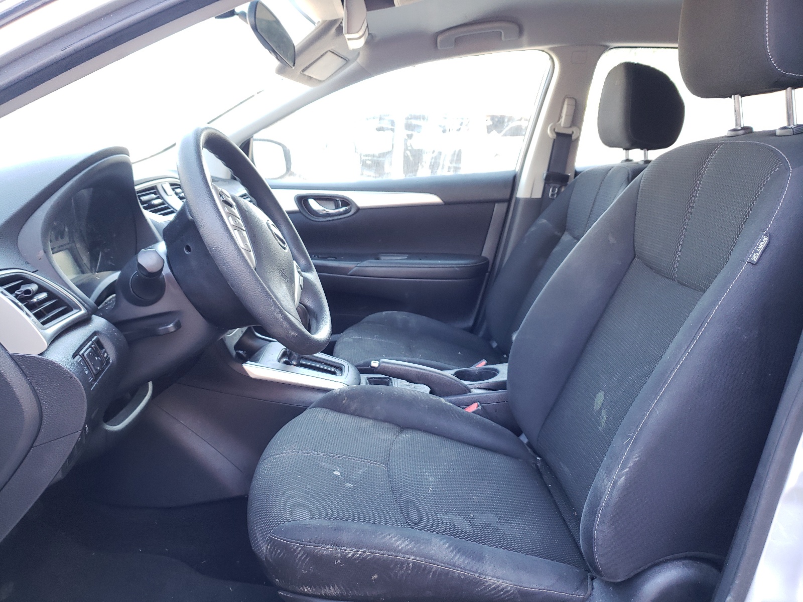 Photo 5 from auction – 2016 NISSAN SENTRA S with VIN 3N1AB7AP0GY284445