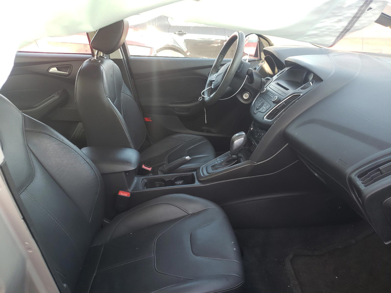 Photo 5 from auction – 2015 FORD FOCUS SE with VIN 1FADP3F22FL200236