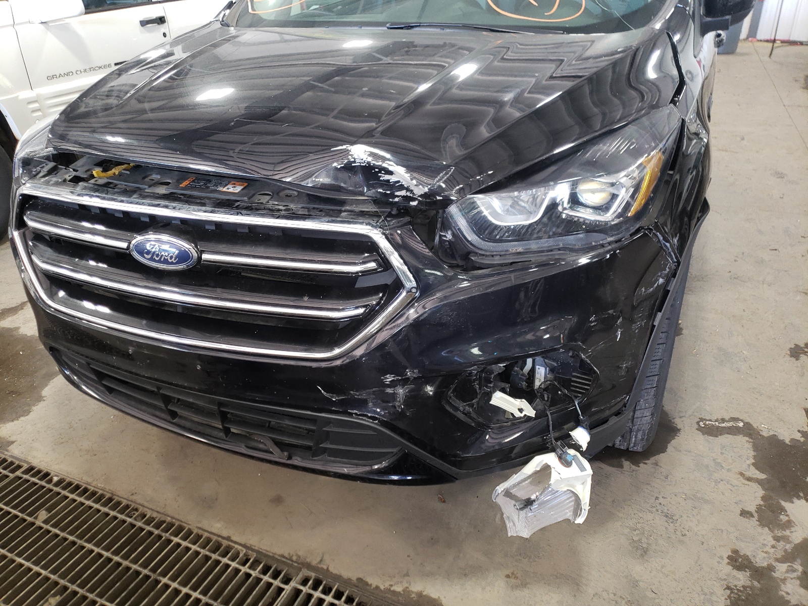 Photo 9 from auction – 2019 FORD ESCAPE SE with VIN 1FMCU0GD5KUC05881