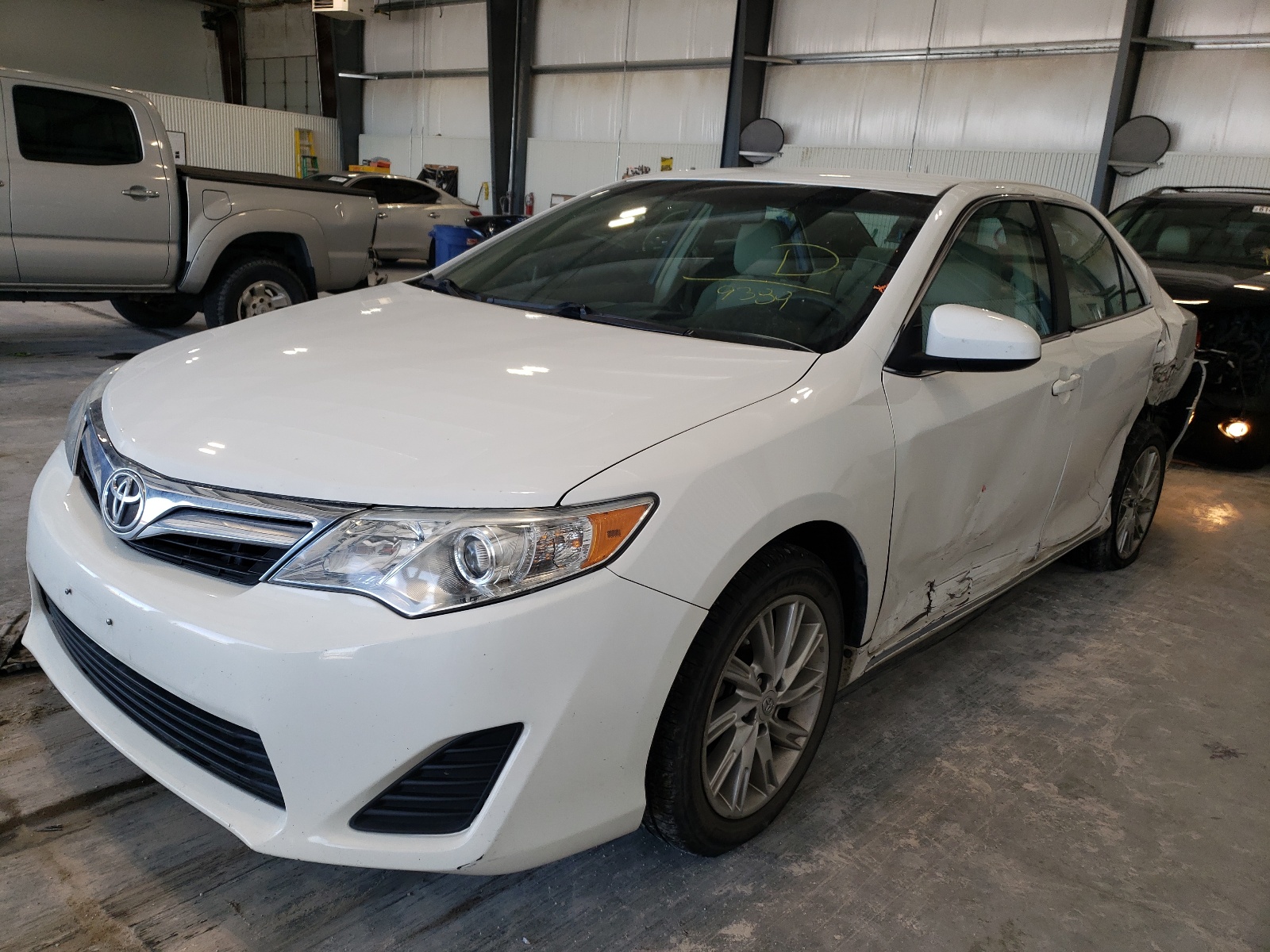 Zdjęcie 2 z aukcji – 2012 TOYOTA CAMRY BASE z VIN 4T4BF1FK7CR229389