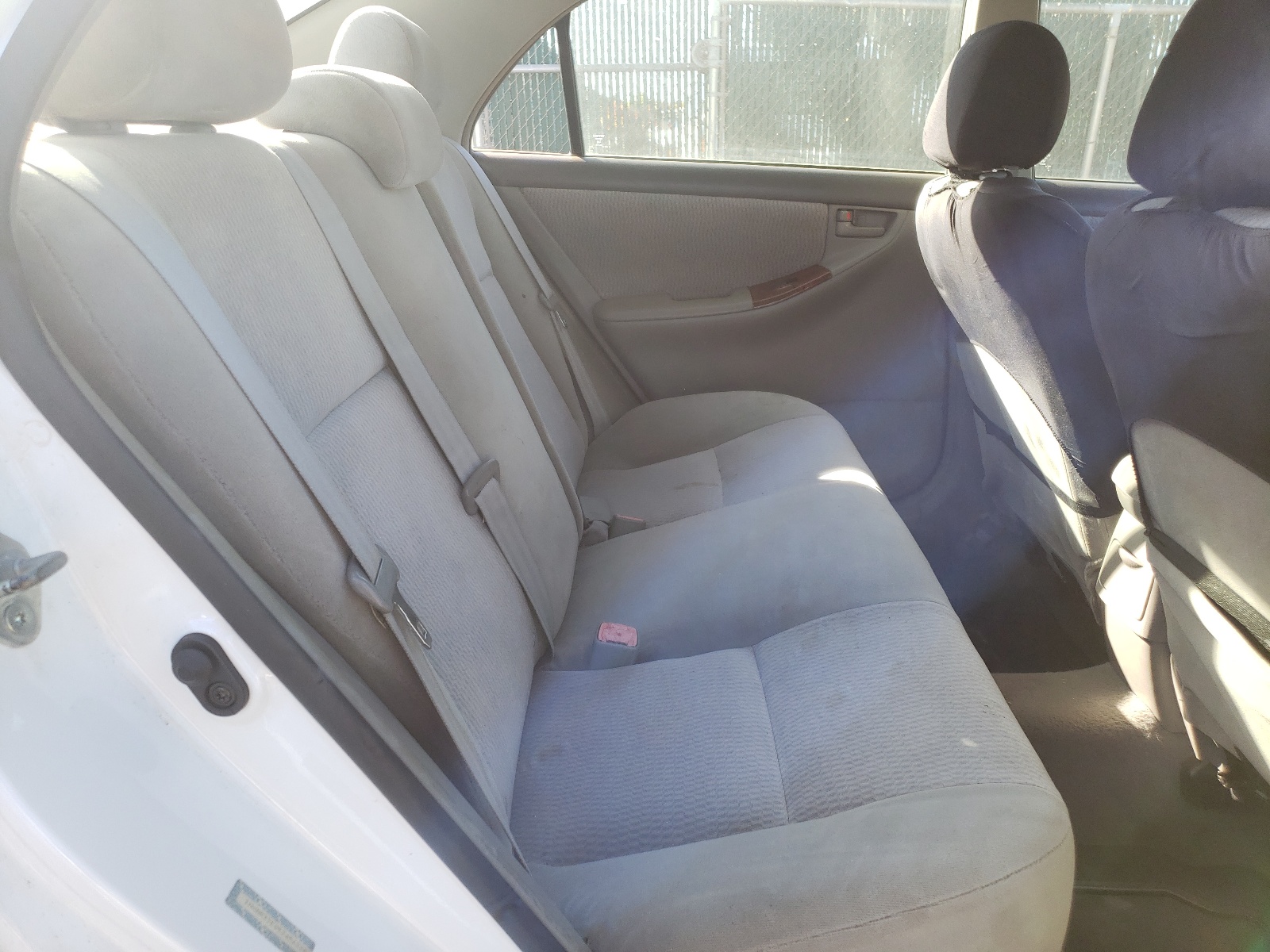 Photo 6 from auction – 2005 TOYOTA COROLLA CE with VIN 1NXBR32E05Z456228