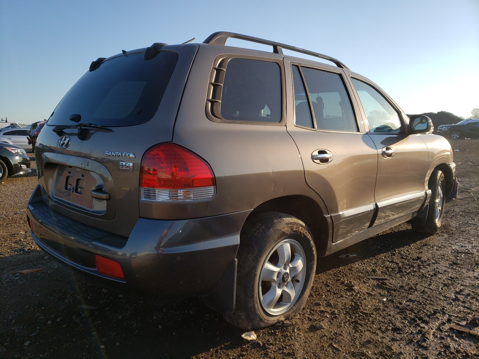Photo 4 from auction – 2005 HYUNDAI SANTA FE G with VIN KM8SC13E95U892094