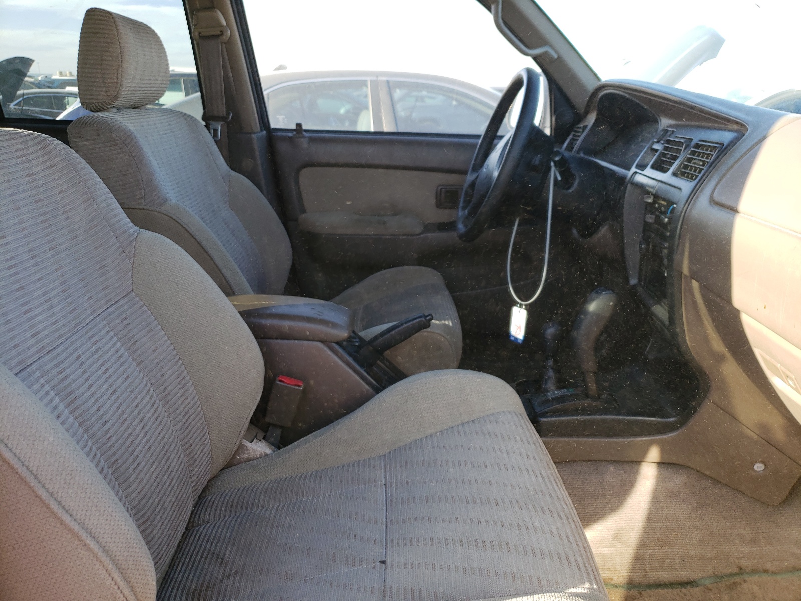 Photo 5 from auction – 1998 TOYOTA 4RUNNER SR with VIN JT3HN86R7W0190918